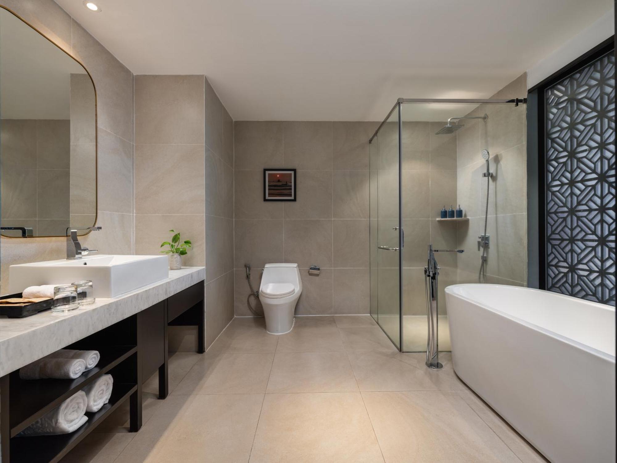 Premium Suite with Riverview