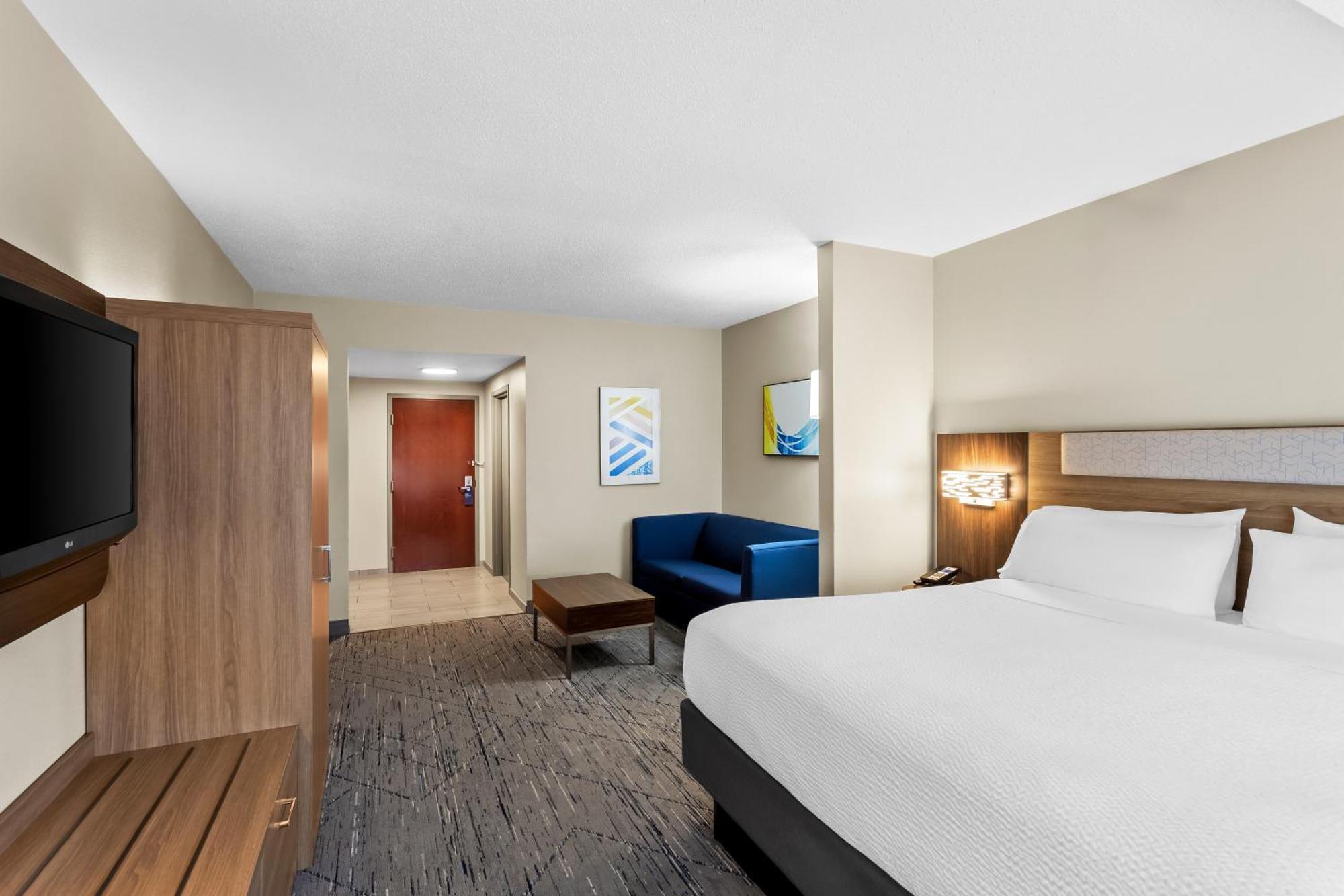 King Suite - Mobility Accessible with Tub