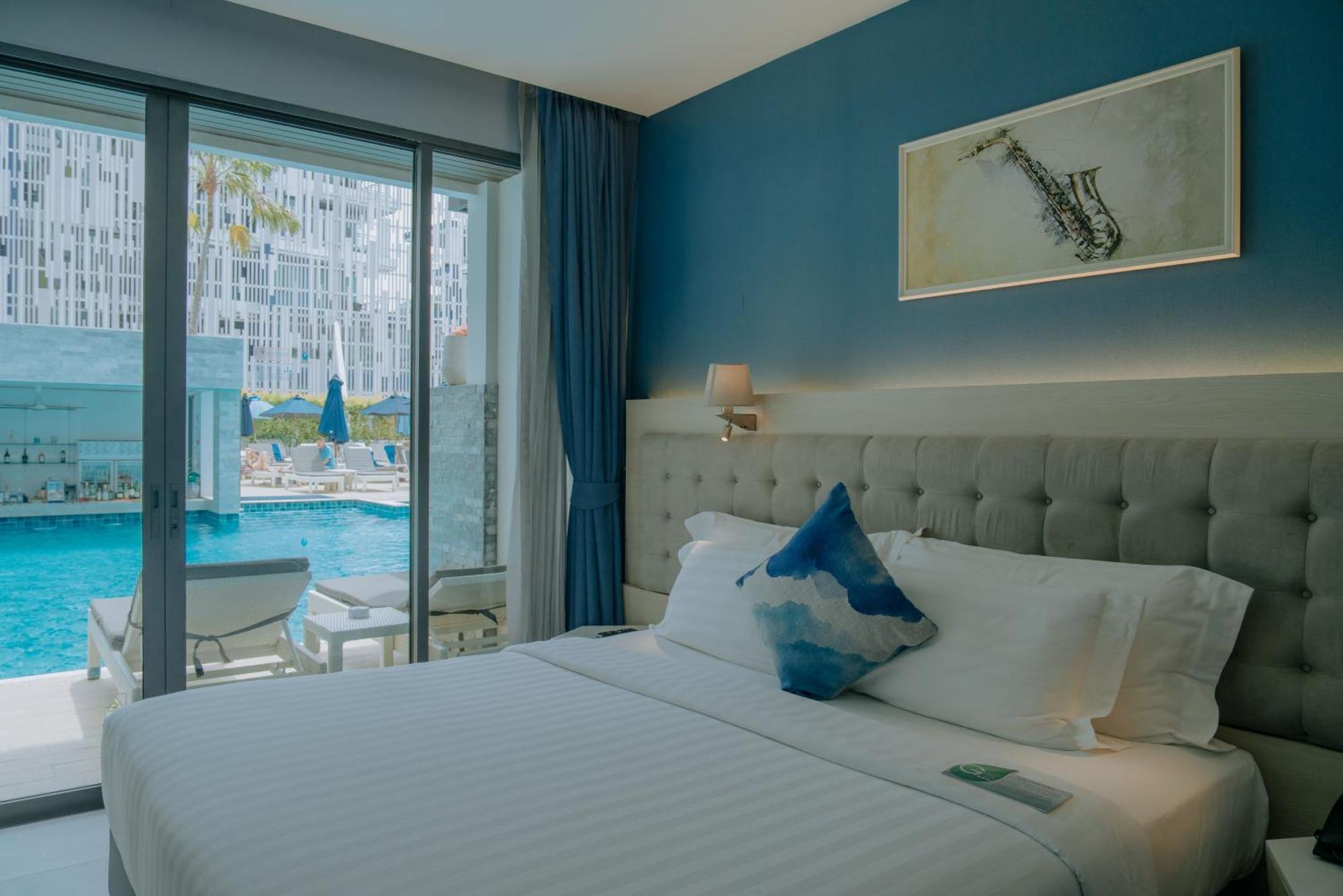 Deluxe Double Room Pool Access