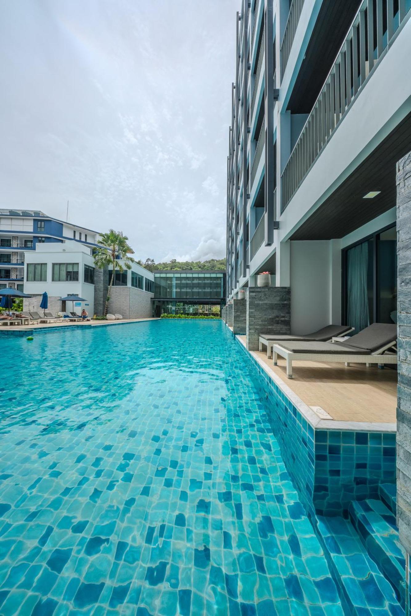 Deluxe Double Room Pool Access