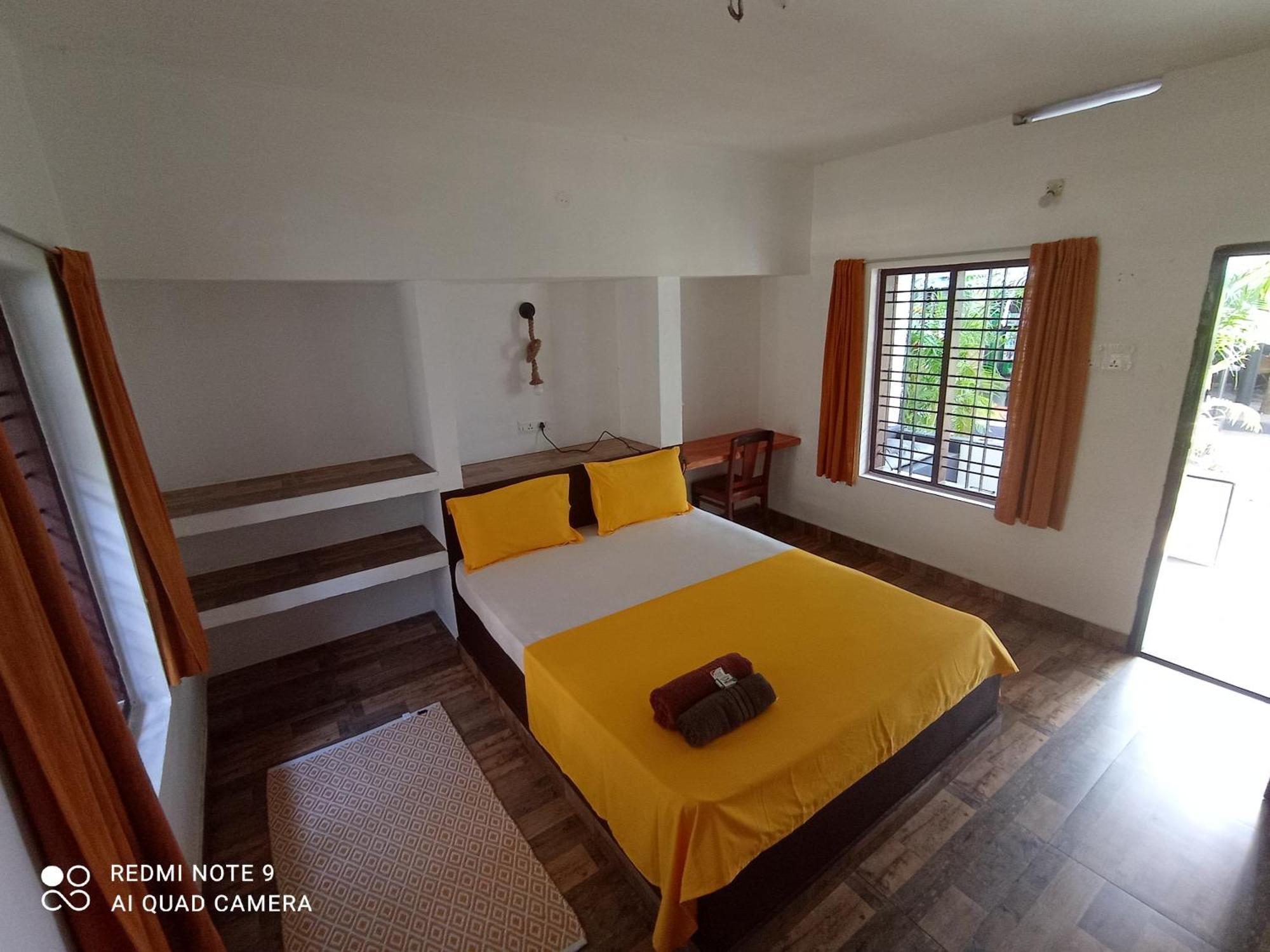 Budget Queen Non AC(Ground floor)