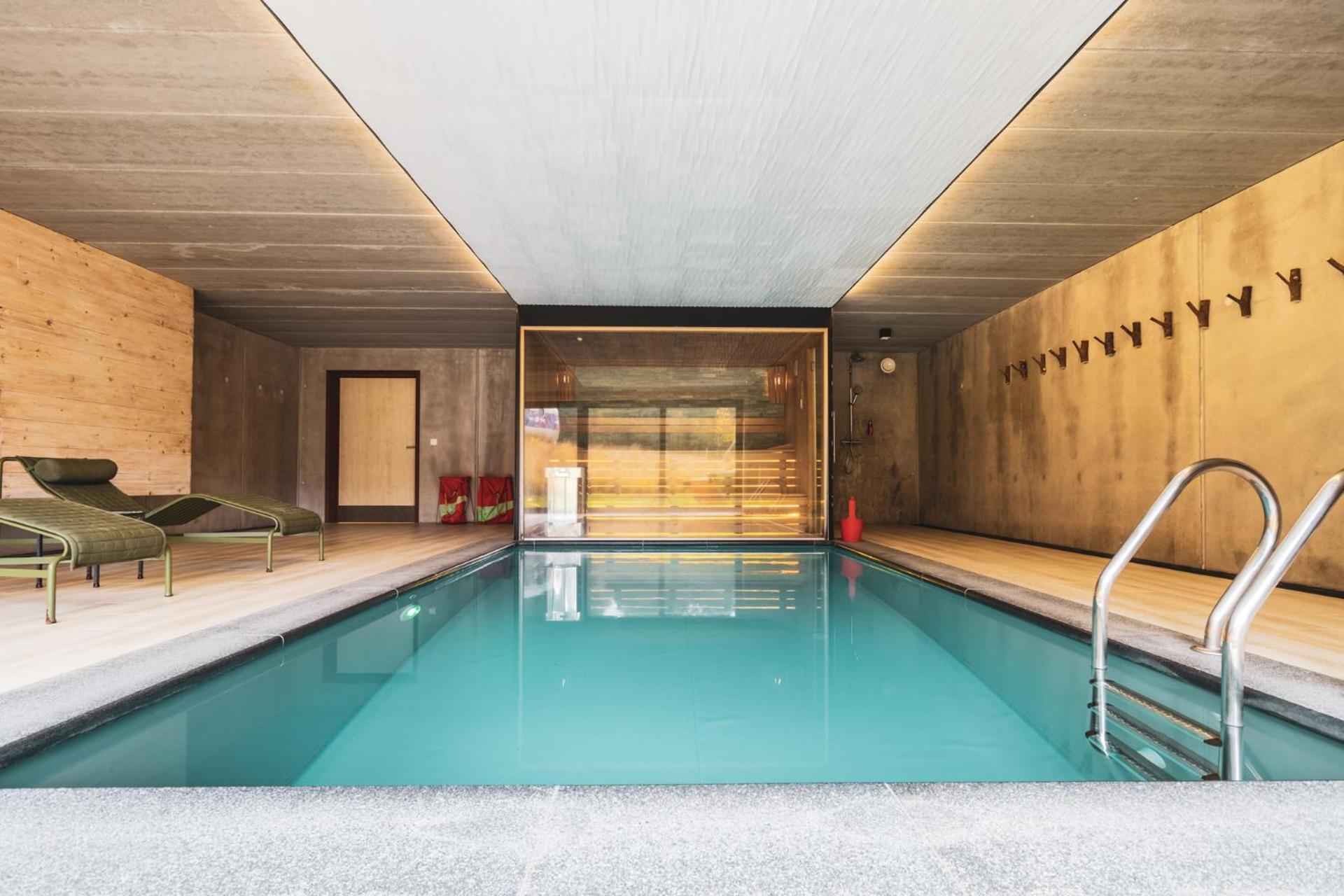 Glamping tent hottub swim