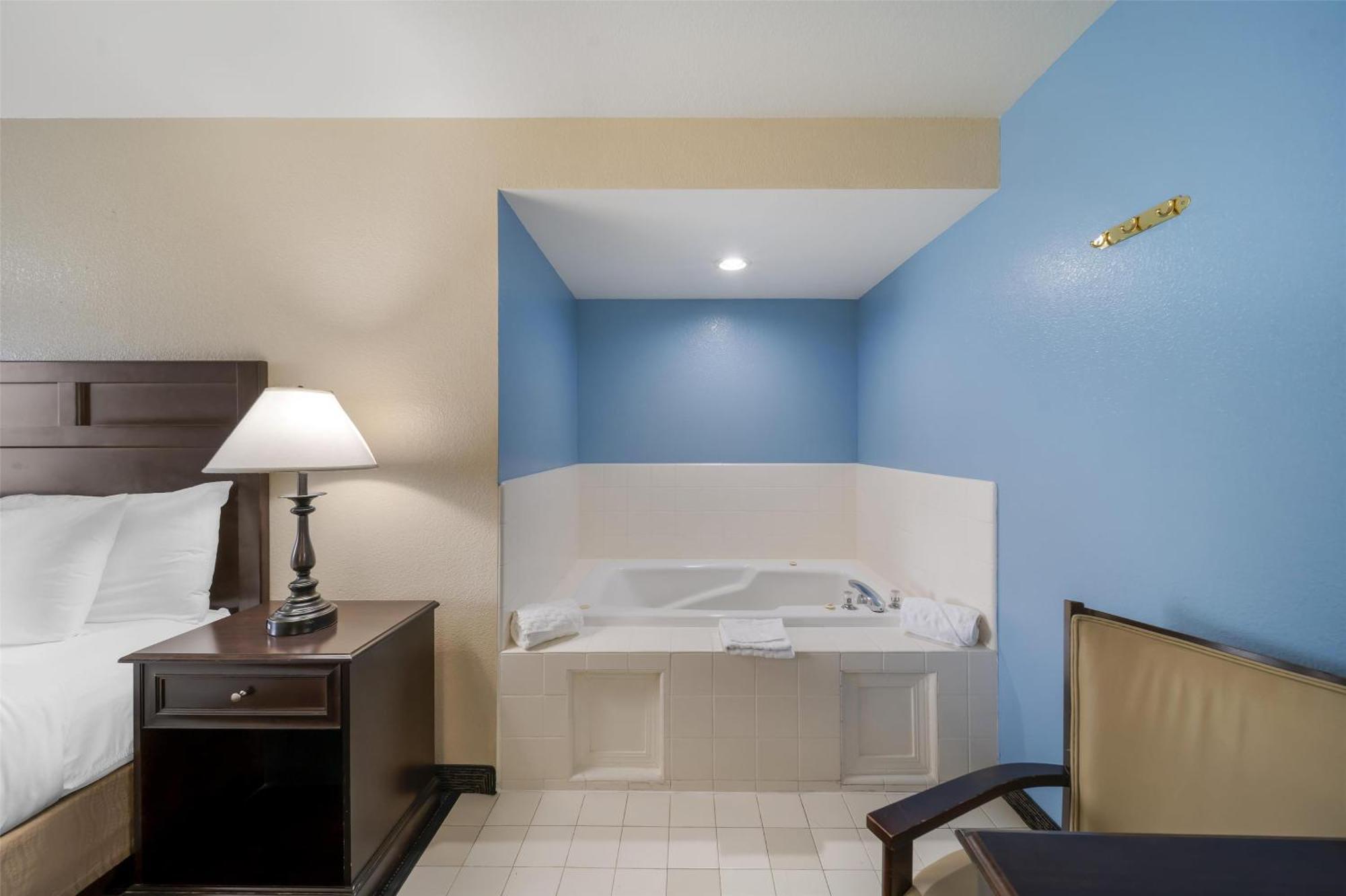 King Room with Spa Bath