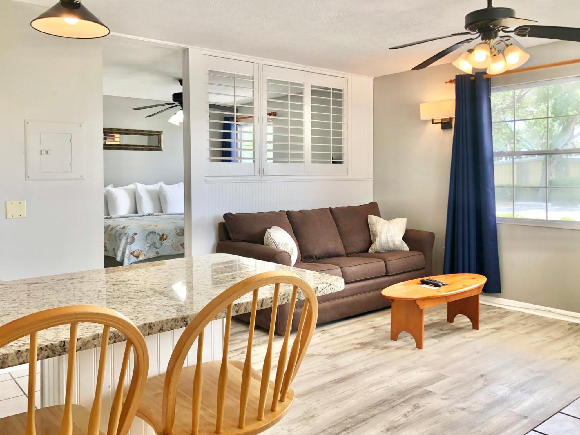 Deluxe King Suite