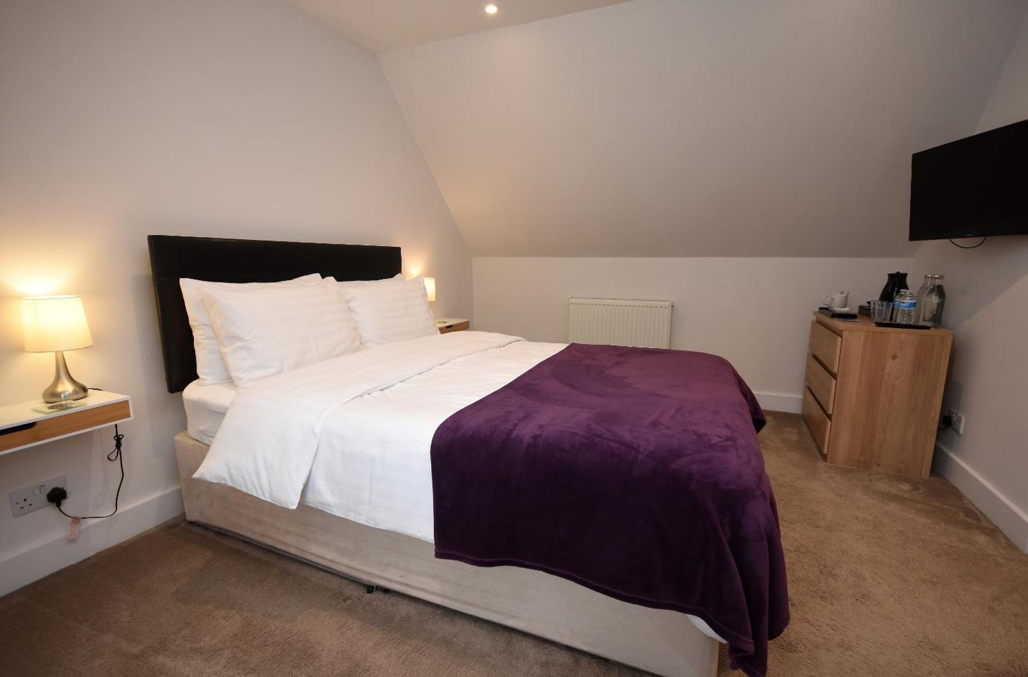 Deluxe King Room