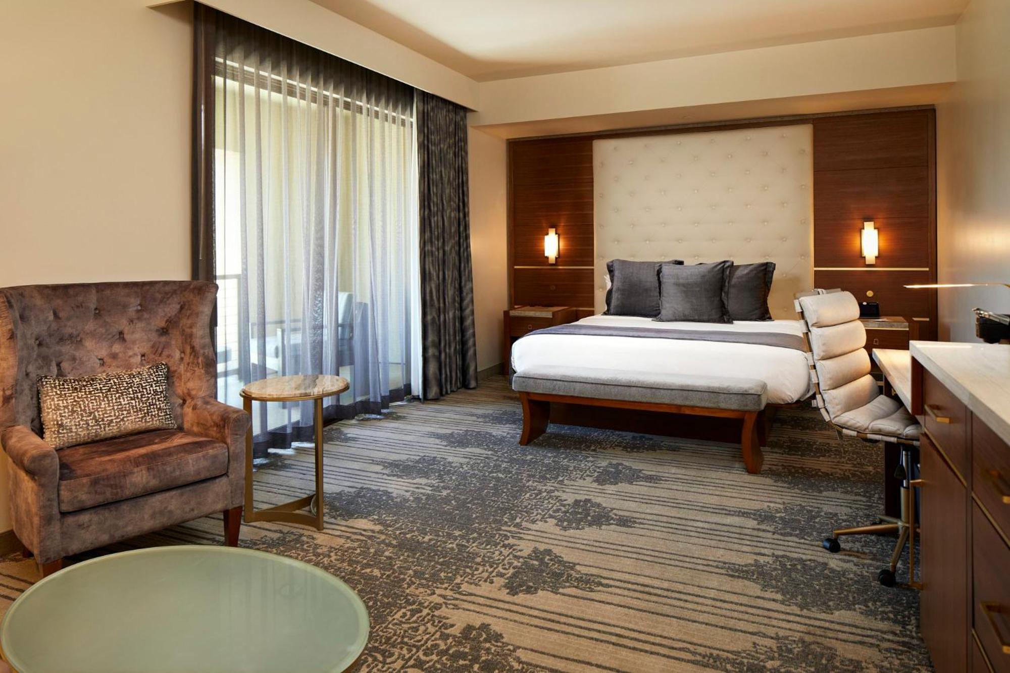 Premium Corner Suite One King Bed with Balcony