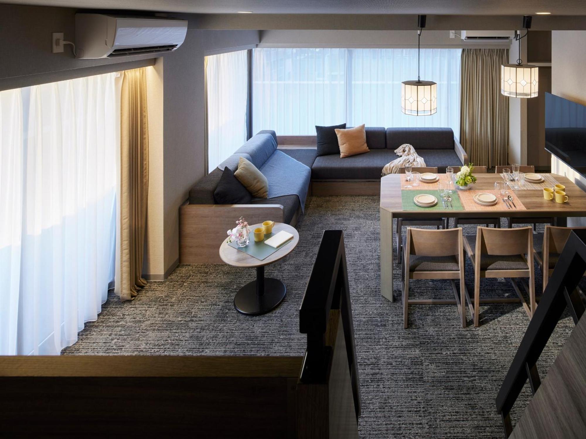 Deluxe Suite