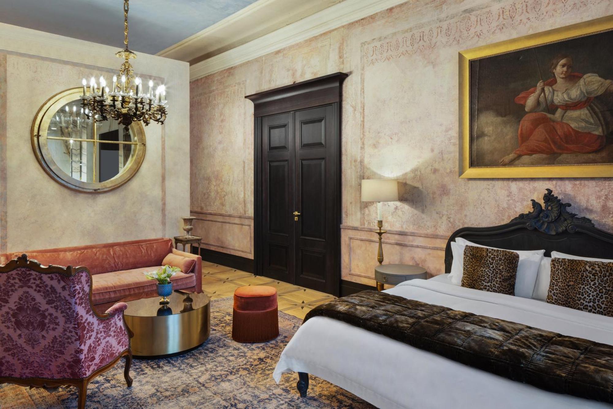 Junior King Suite