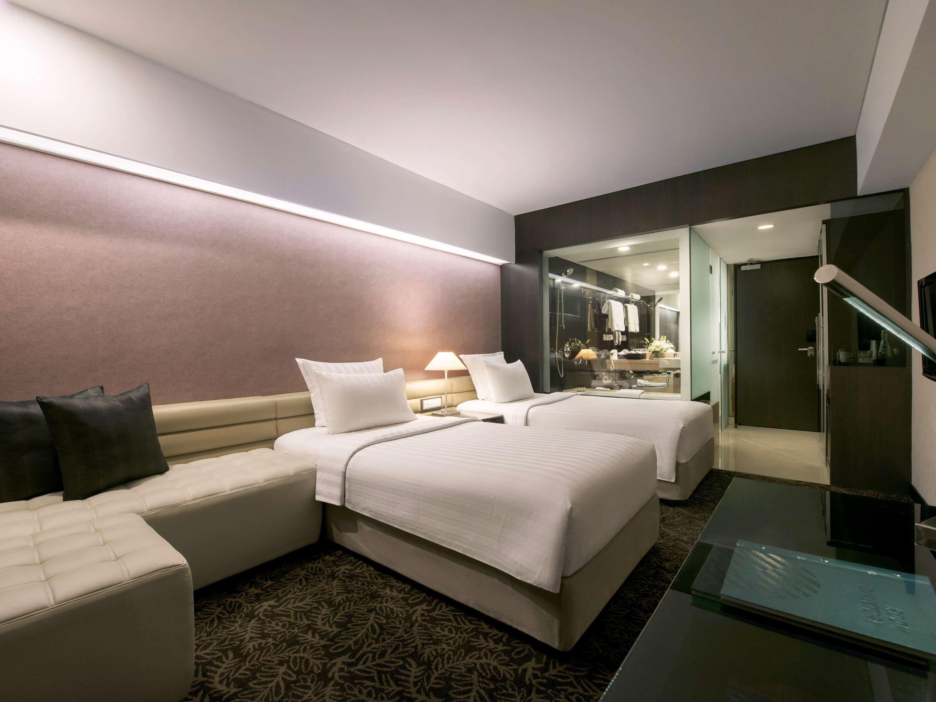 Premium Superior Twin Room with City View
