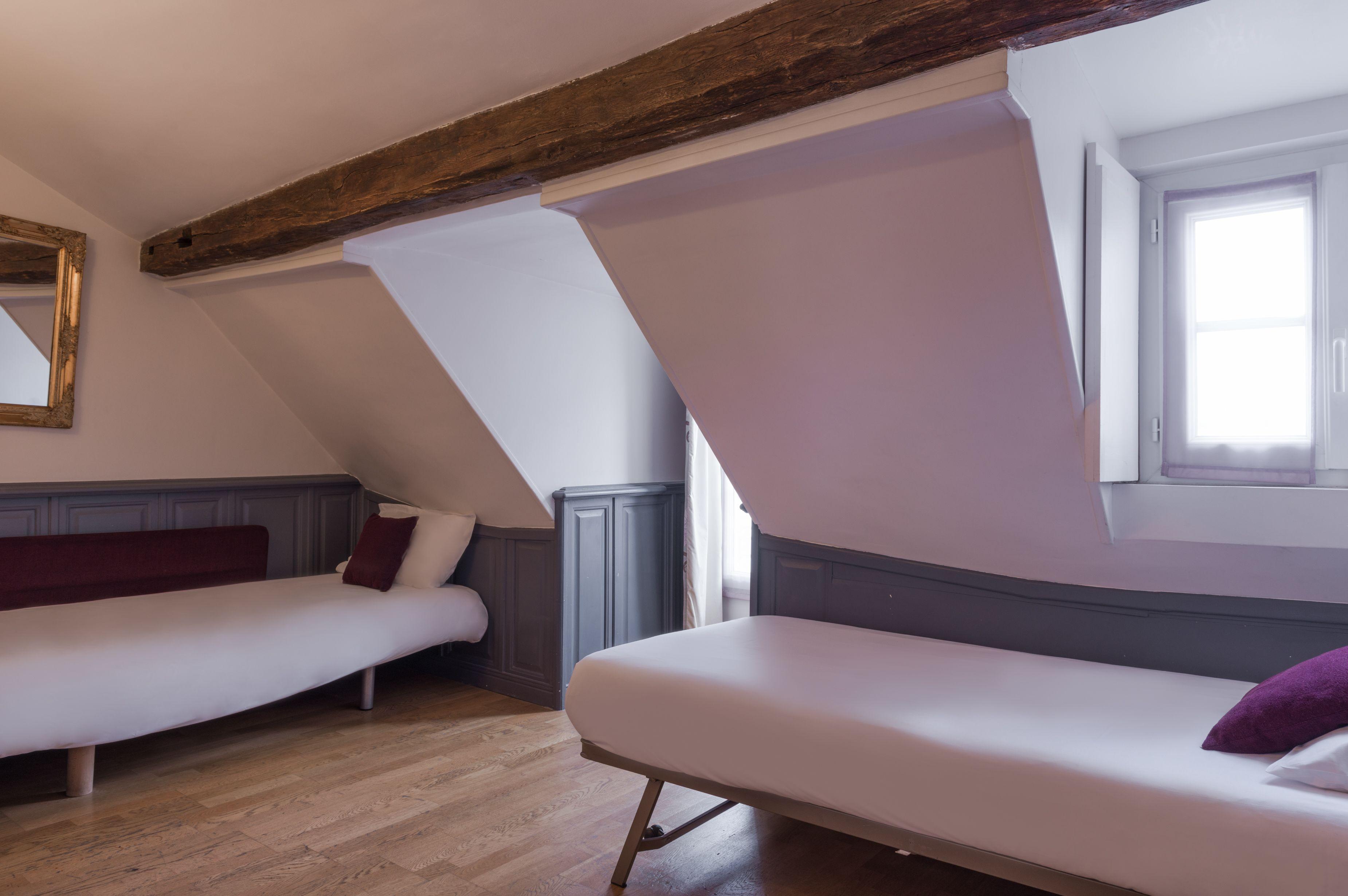 Quadruple Room four single beds
