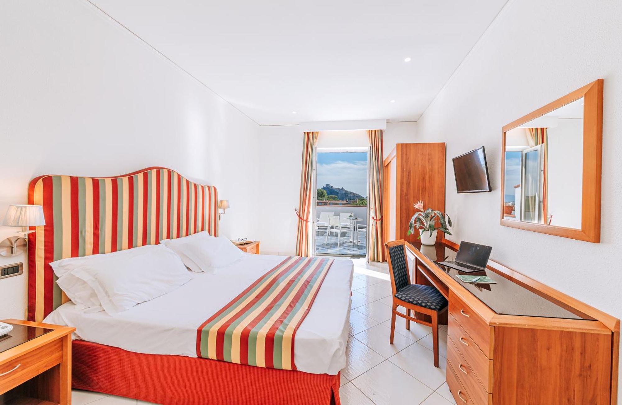 Deluxe Double Room with Side Sea View