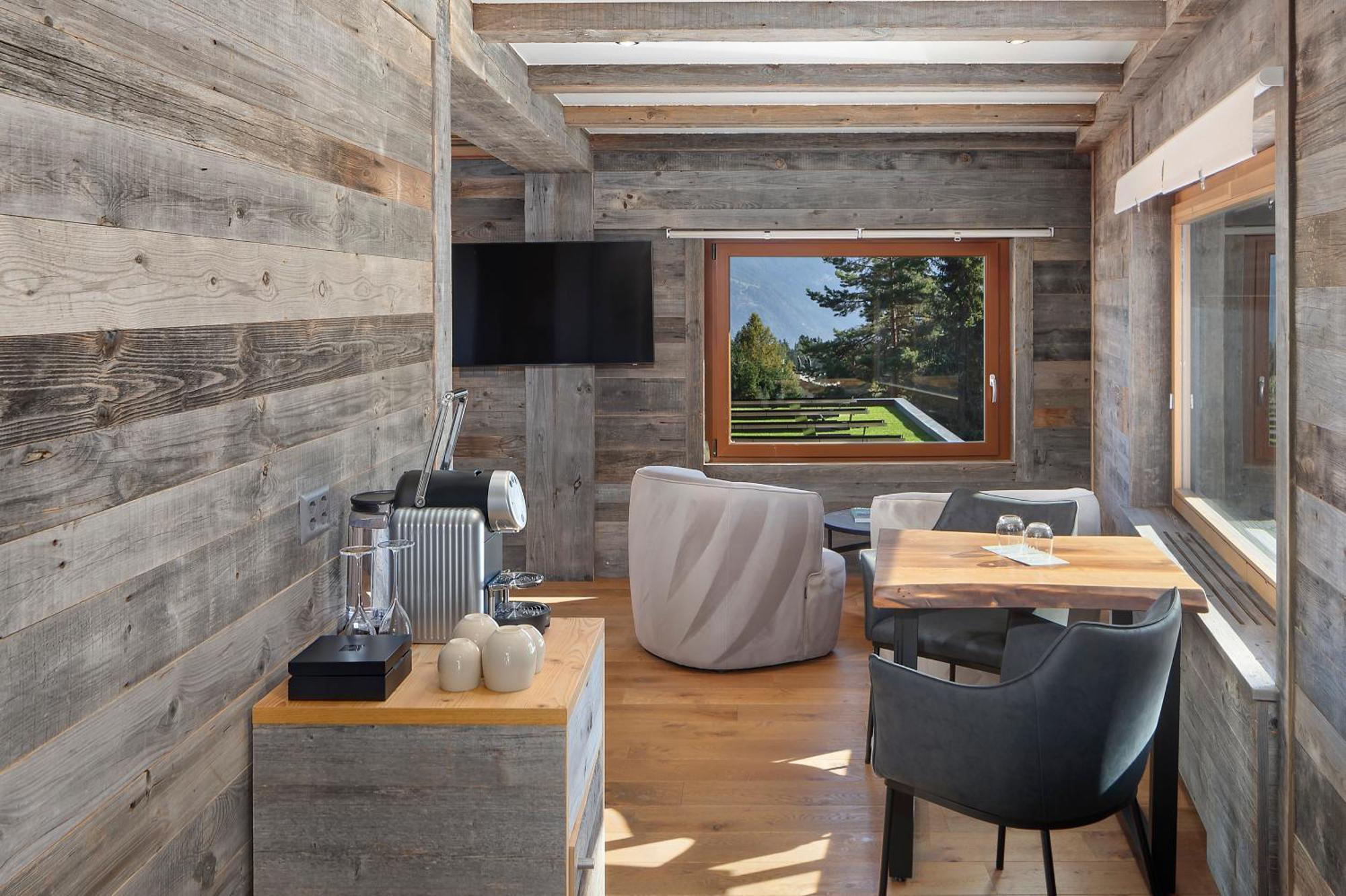 Junior Suite Mountain View