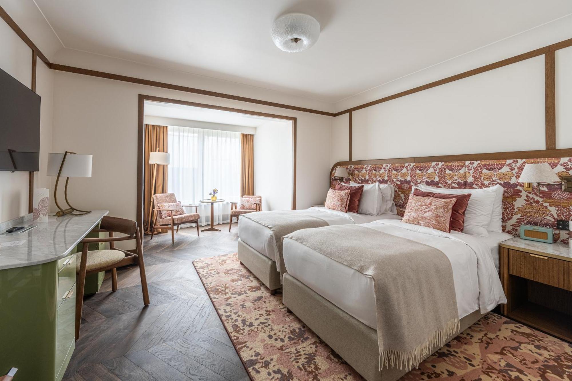 Modern Twin Room