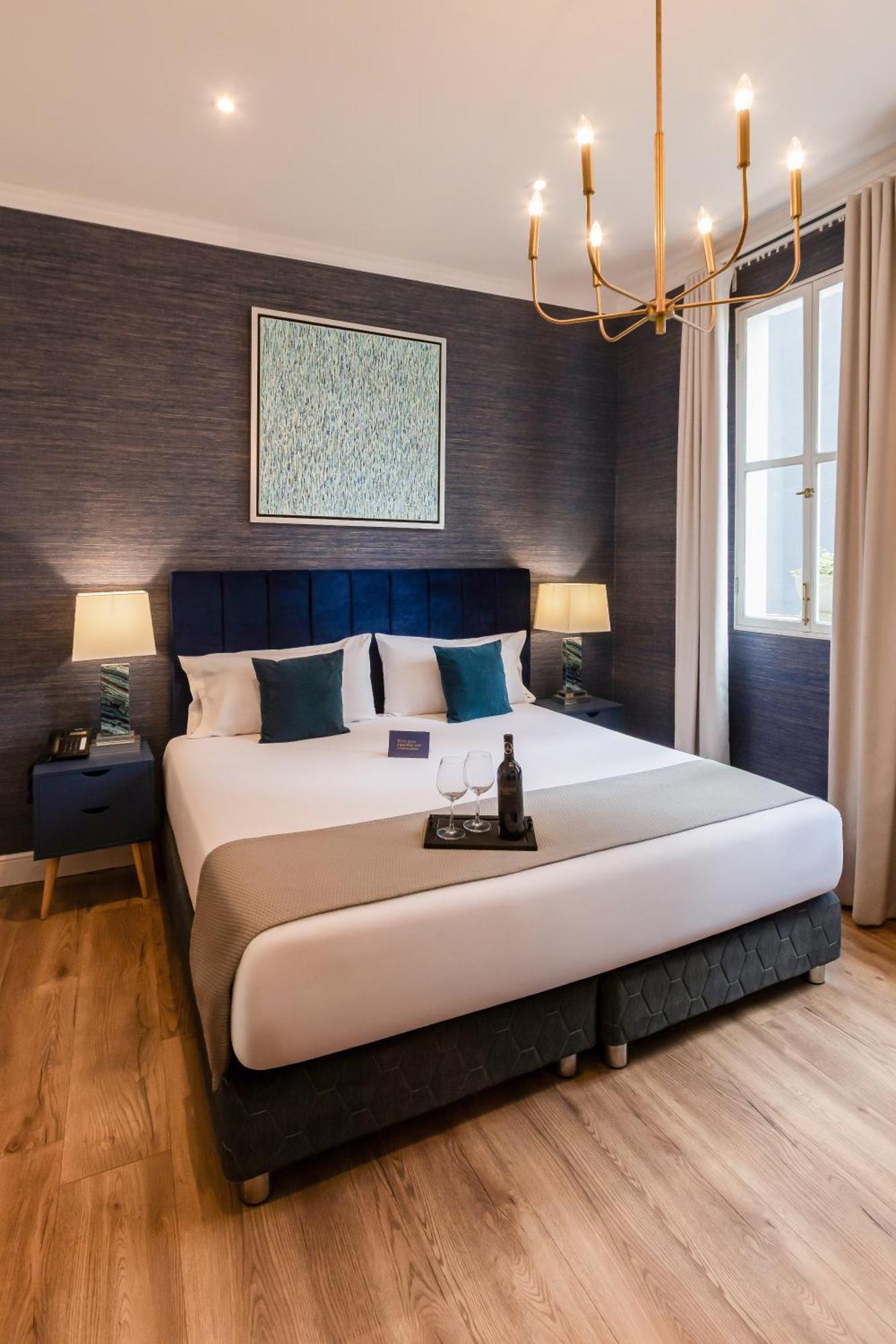 Deluxe King Room,1475526595:JPEG