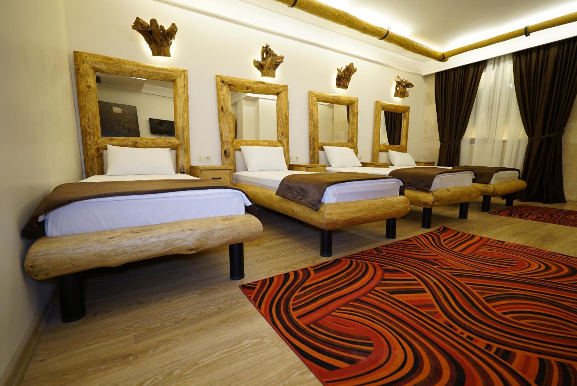 Deluxe Dört Kişilik Oda