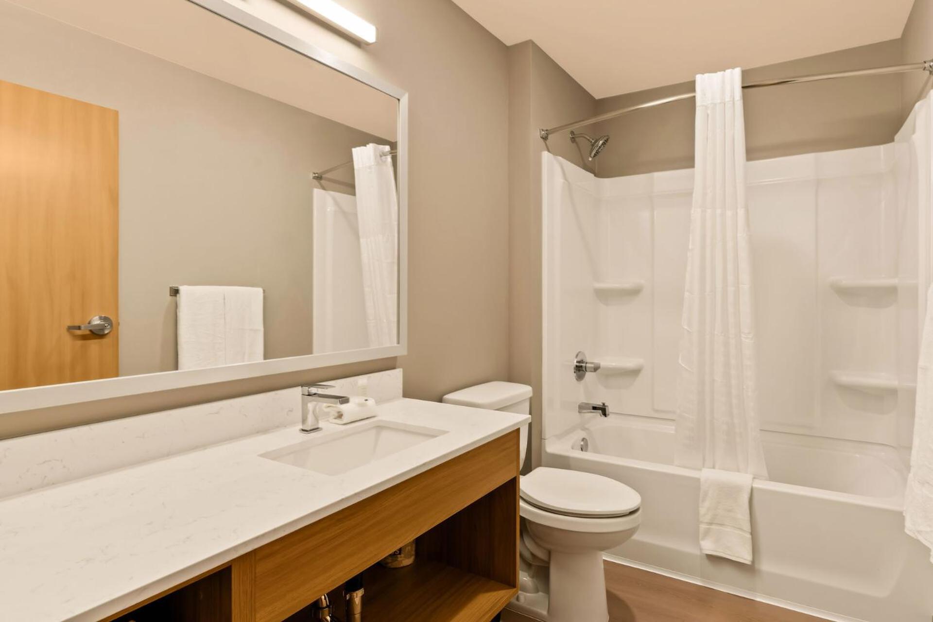 Queen Suite