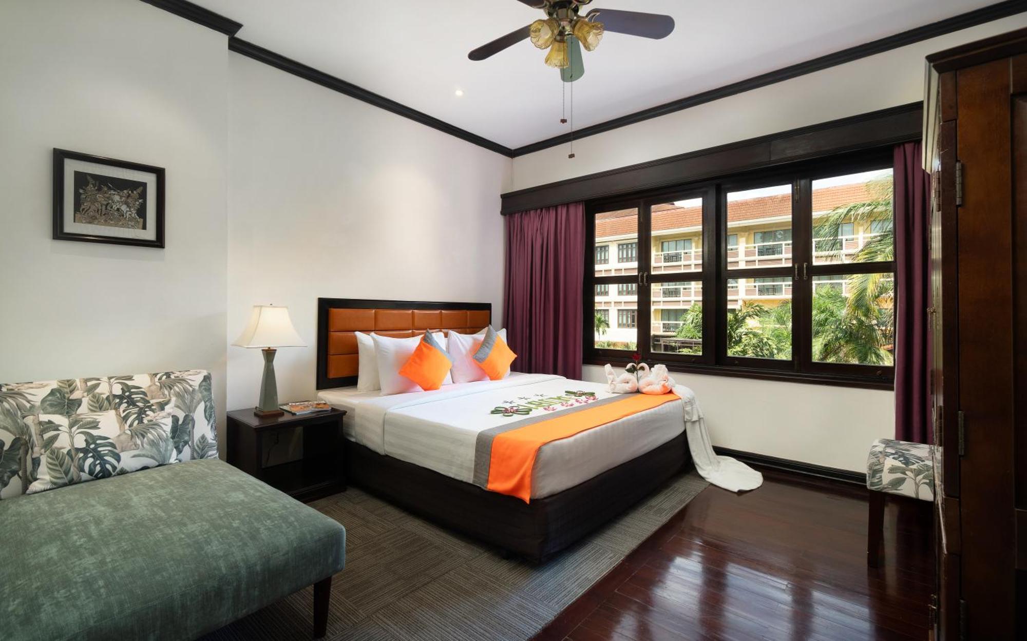 Deluxe Double With Sofa Bed - Free pick up