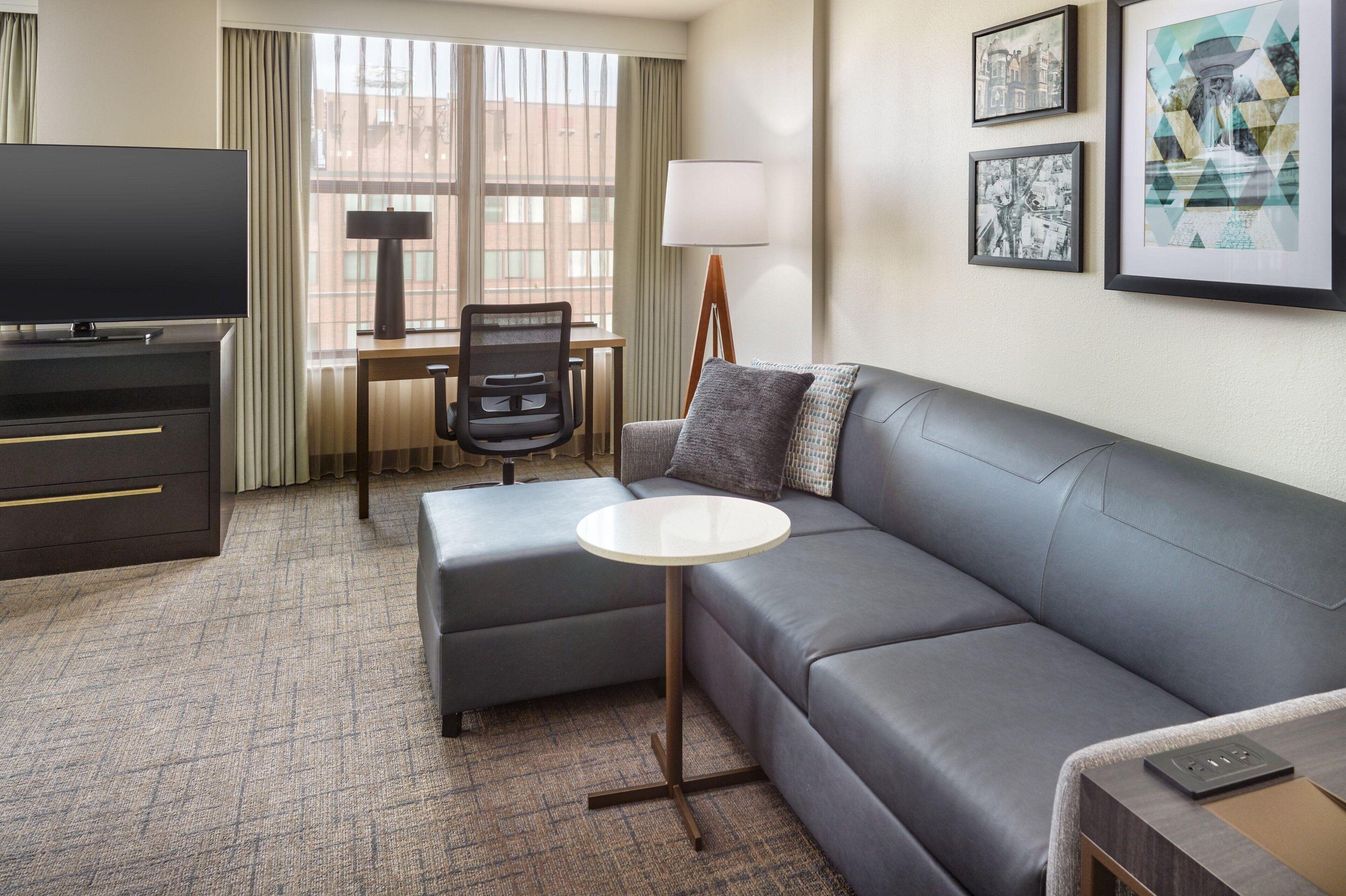 One-Bedroom Queen Suite Sofa Bed
