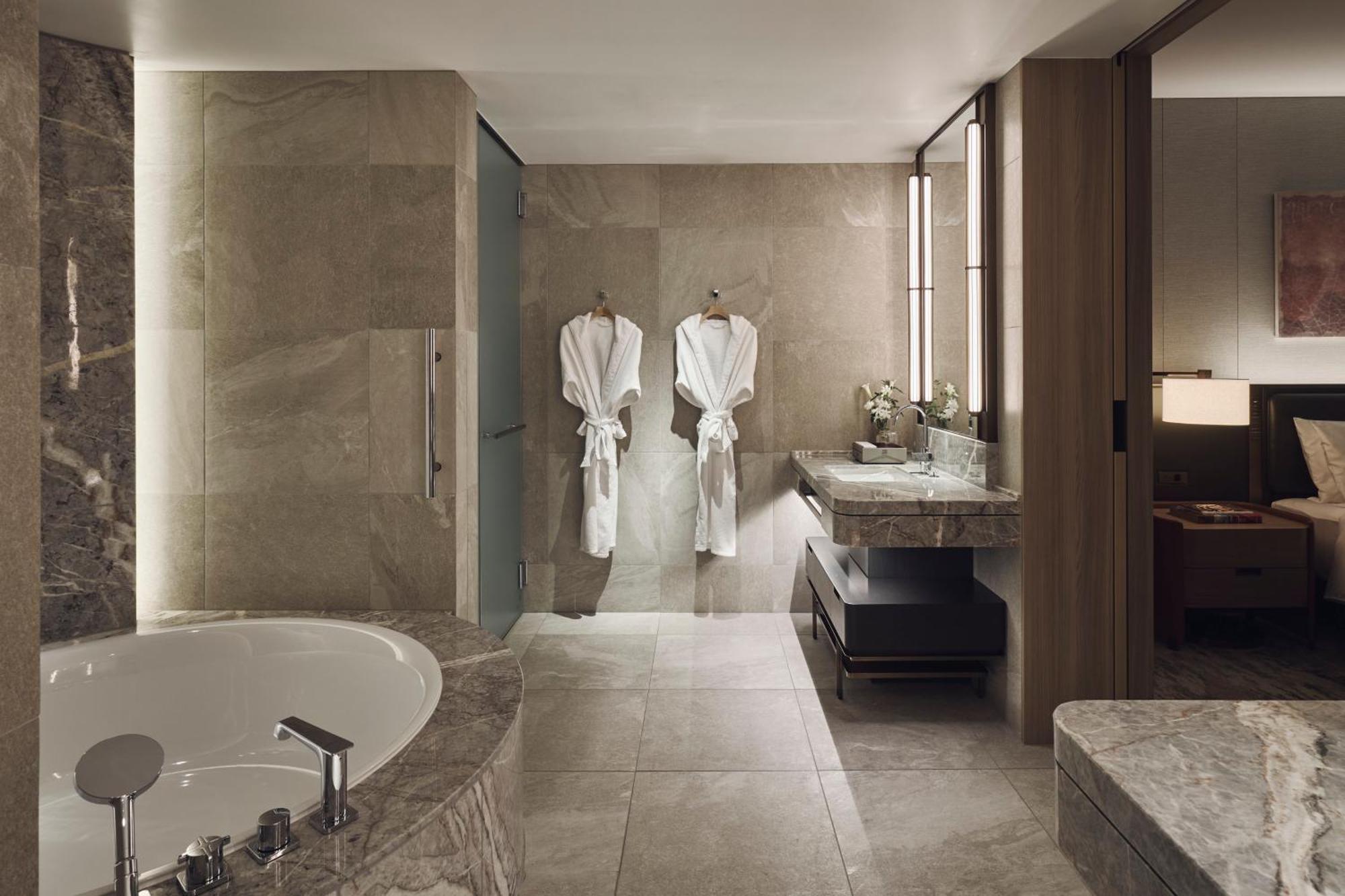 One-Bedroom Suite High floor Club Lounge Access