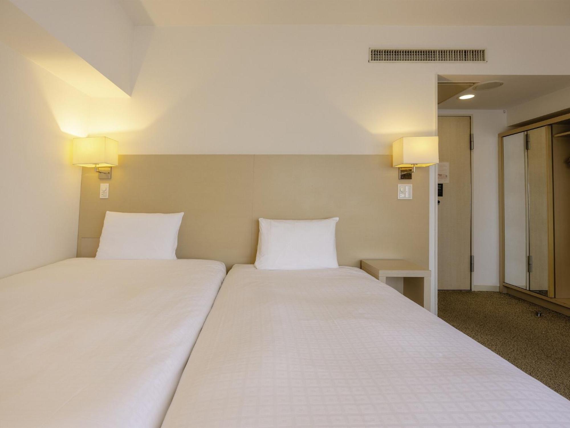 Standard Twin Room - Non-Smoking