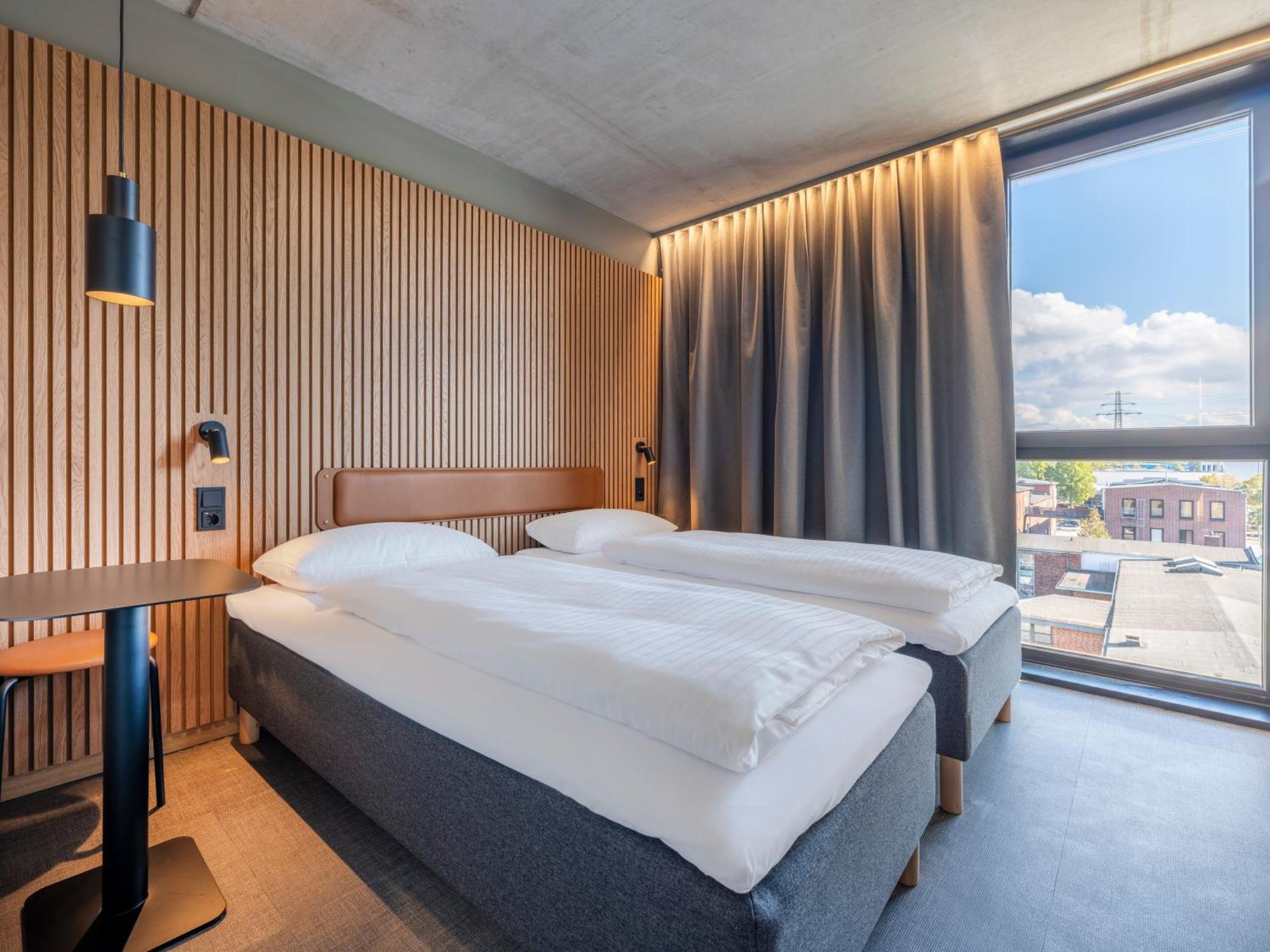Twin Room,1709090127:JPEG