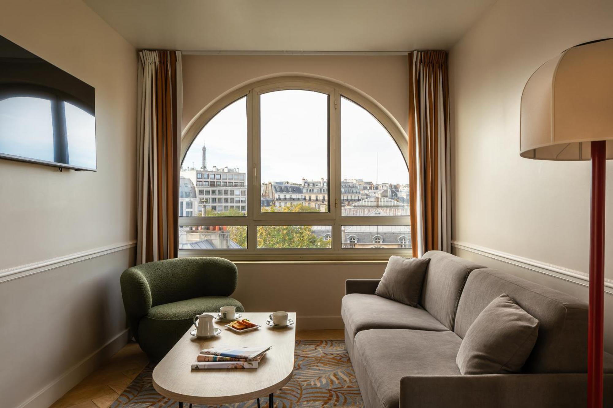 Junior Suite Terrace Eiffel Tower View