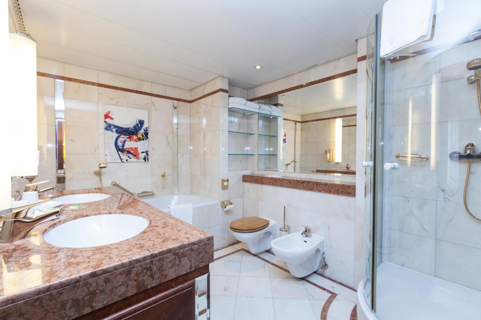 Suite City View