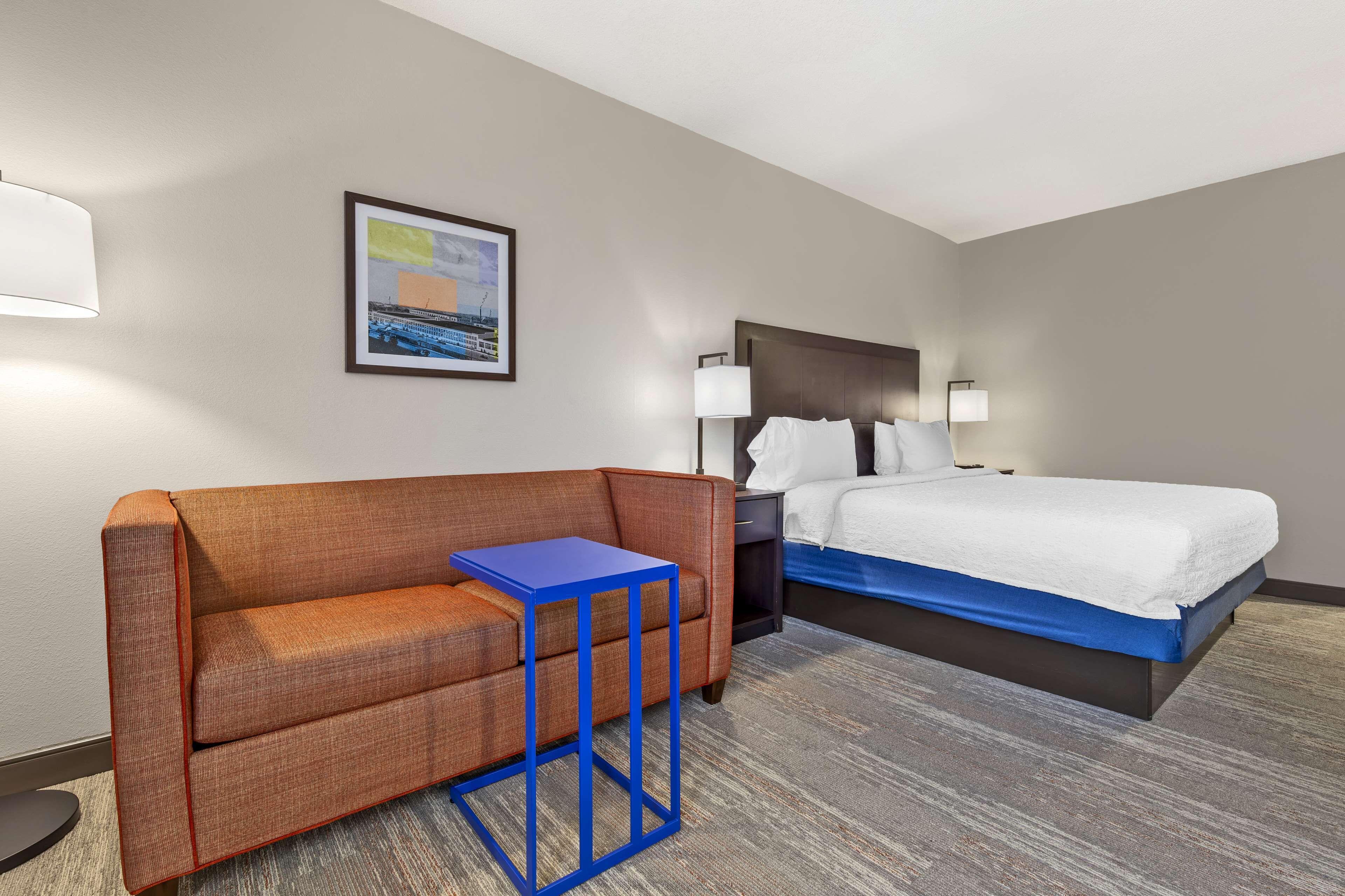 King Room with Sofa Bed and Study - Non-Smoking