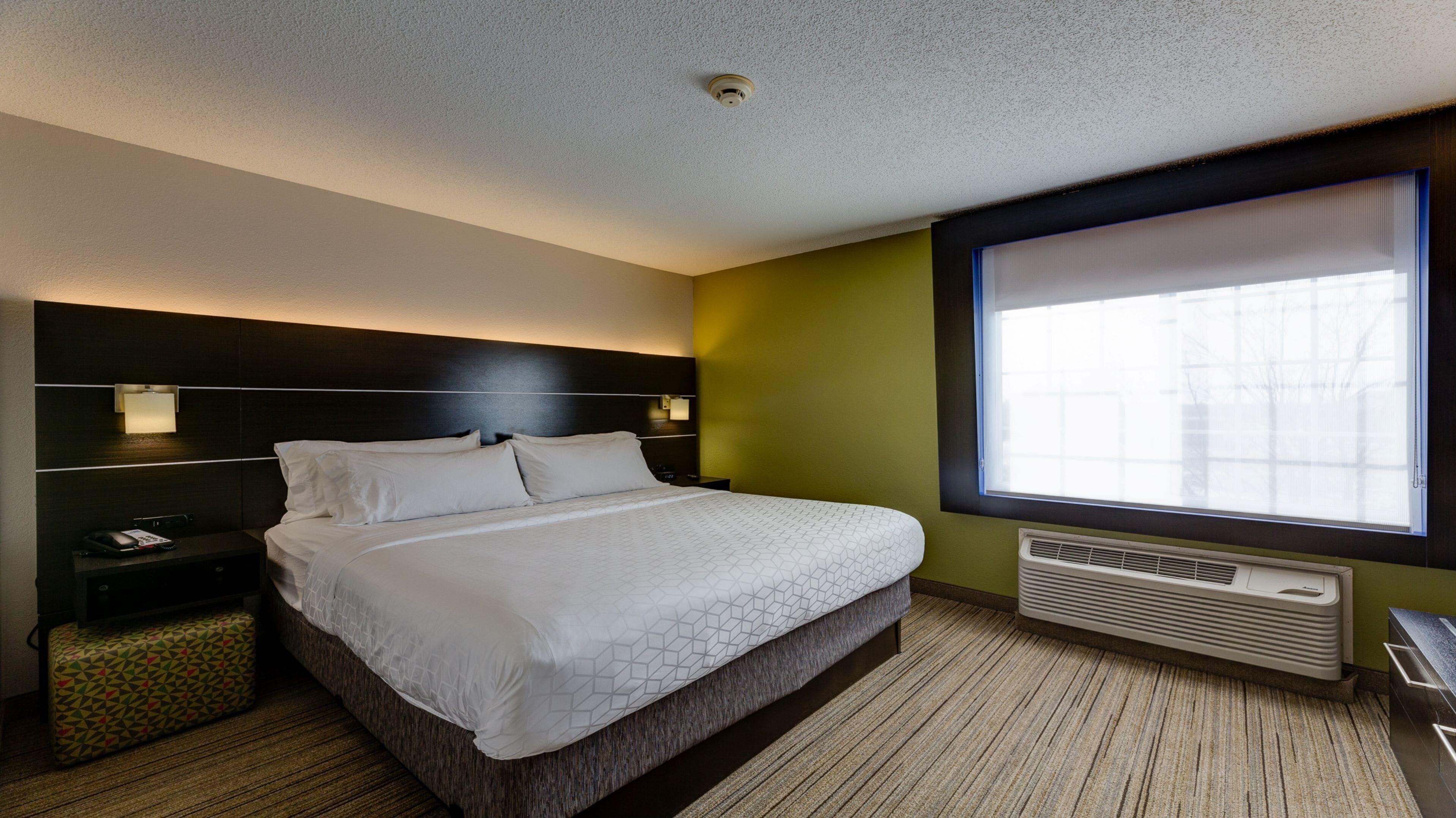 King Room - Mobility Access/Hearing Accessible