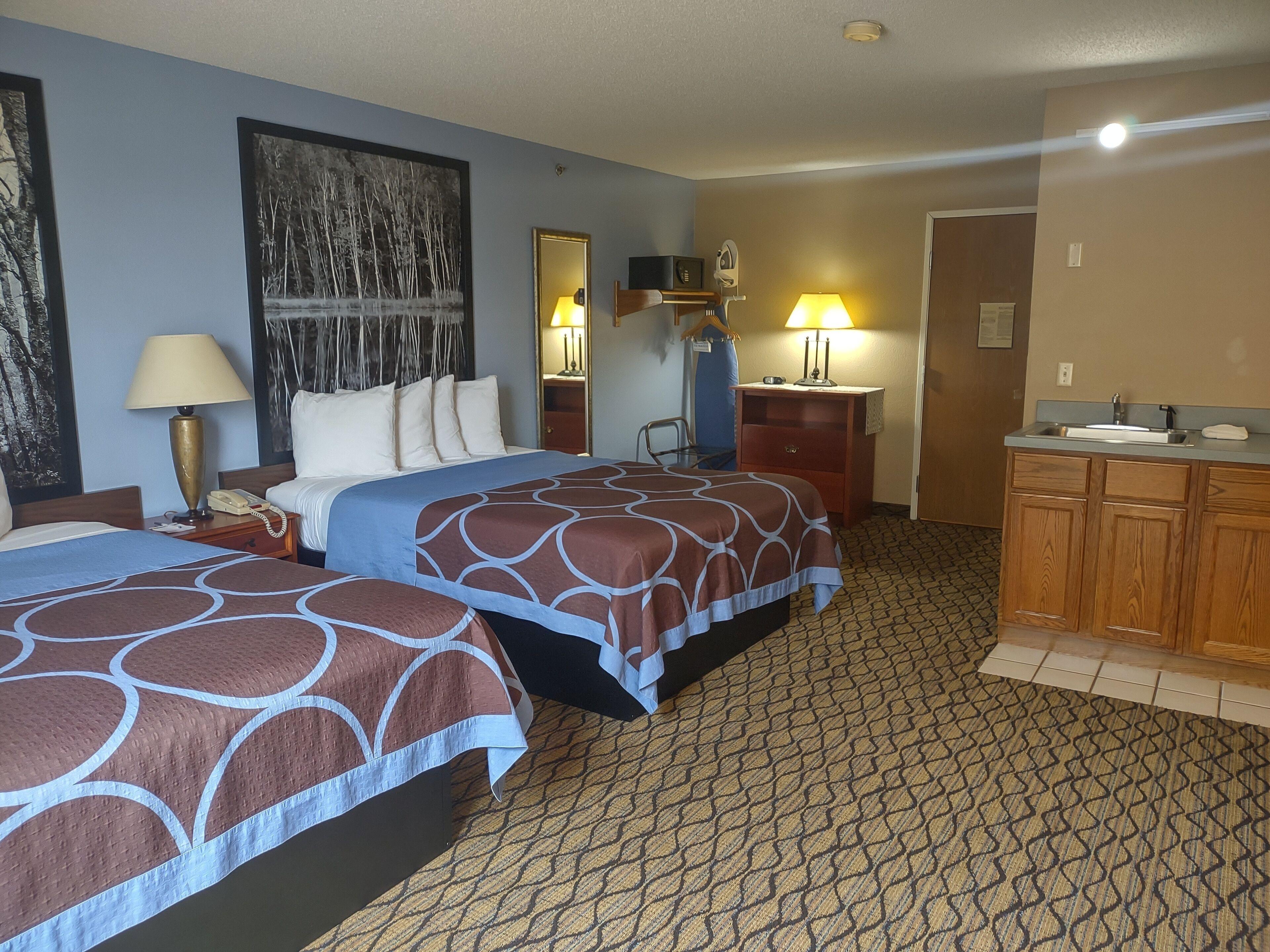 Studio Suite Two Queen Beds Non-Smoking