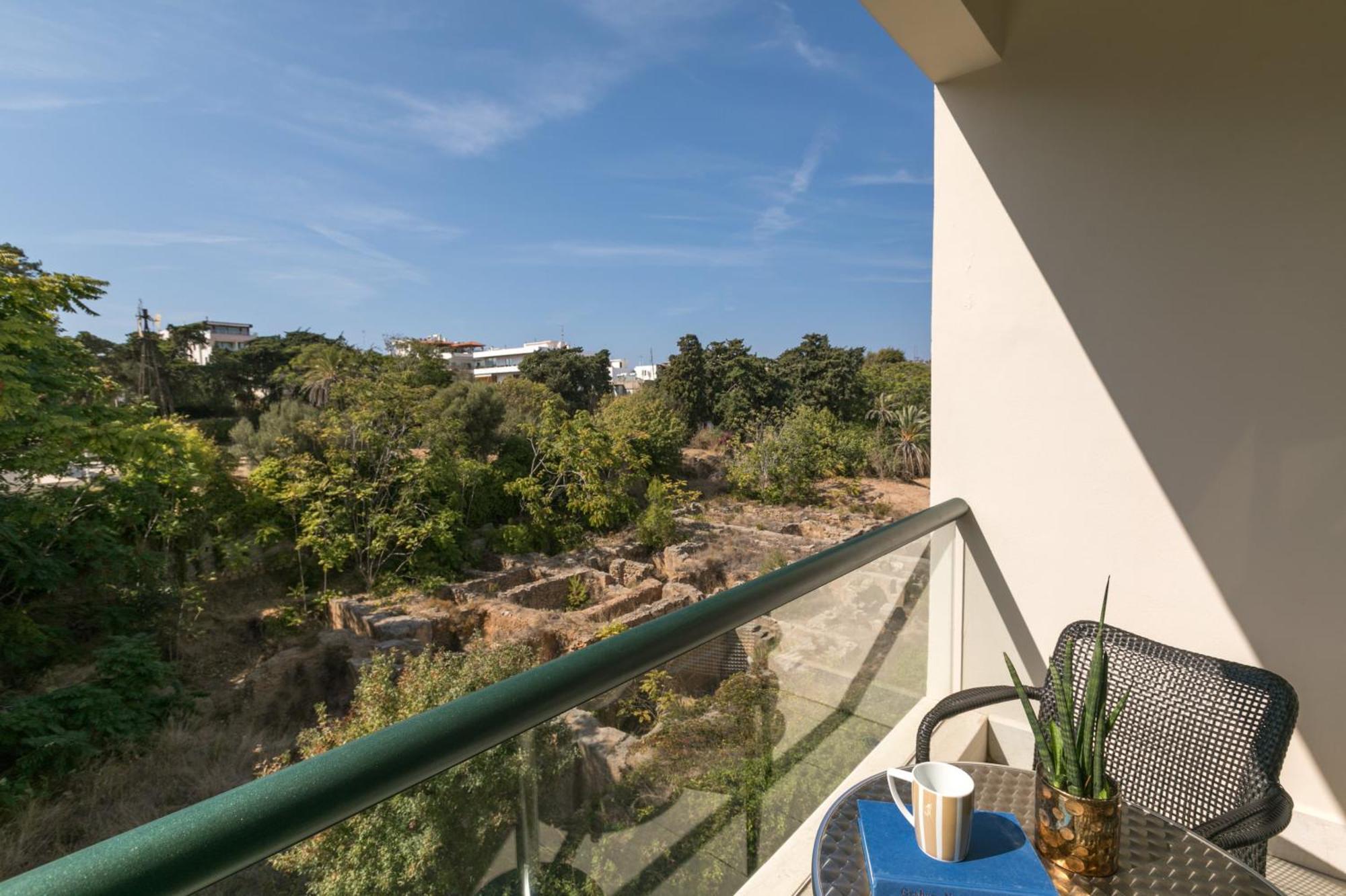 Superior Double with Hellenistic Walls View