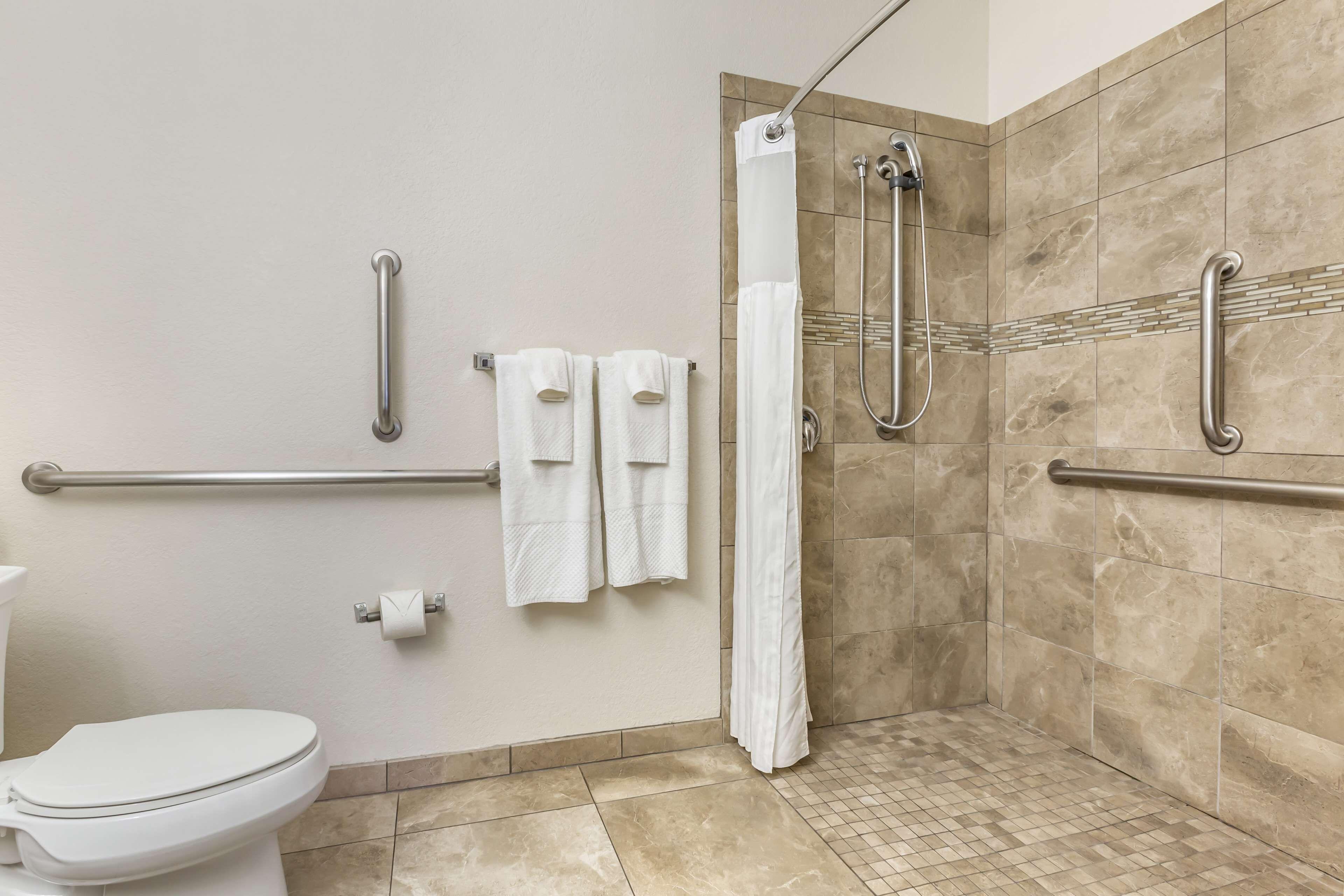 2 BEDROOM 1 KING 1 QUEEN SUITE ROLL SHOWER