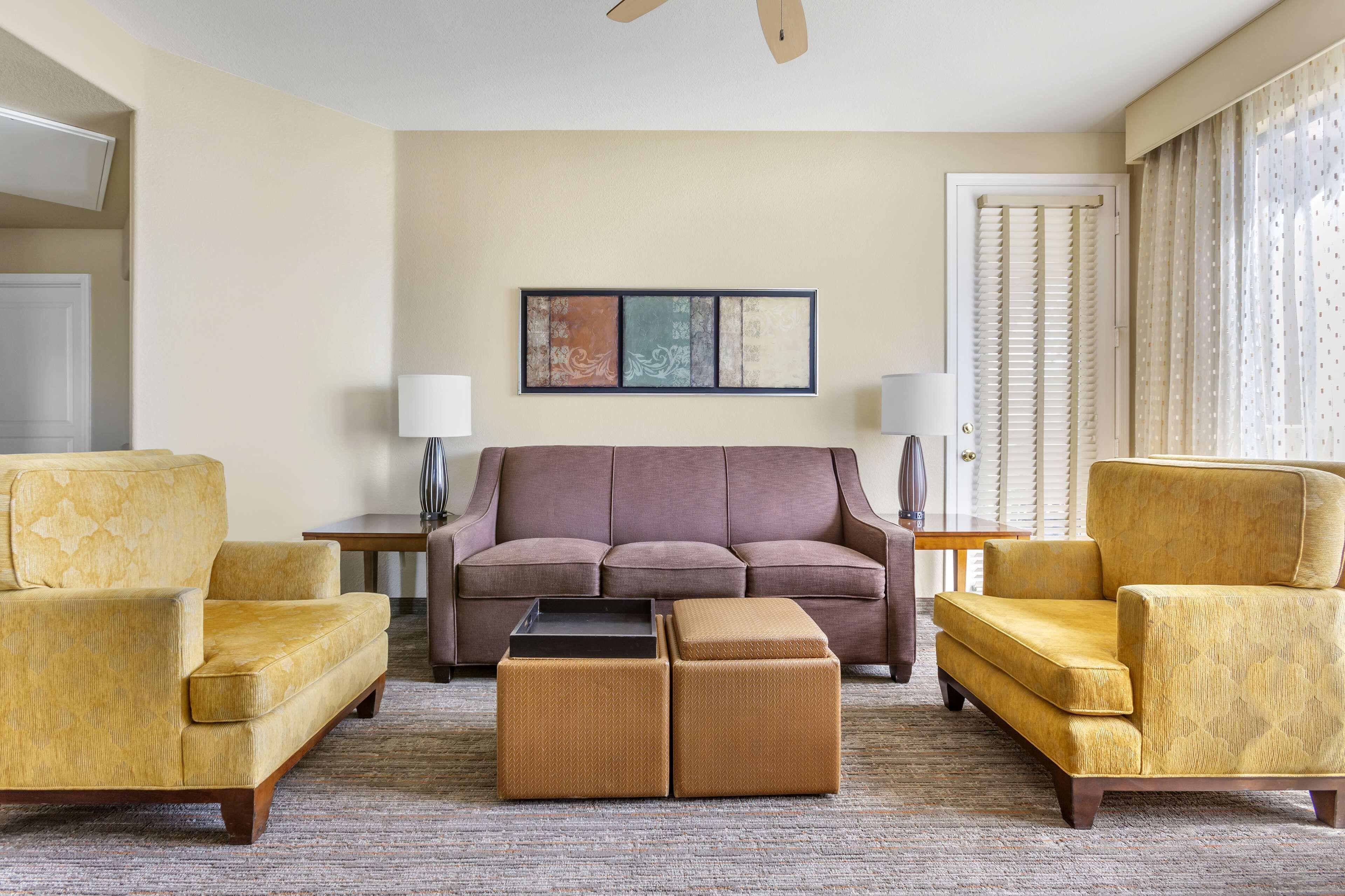 Two-Bedroom Suite Accessible Tub
