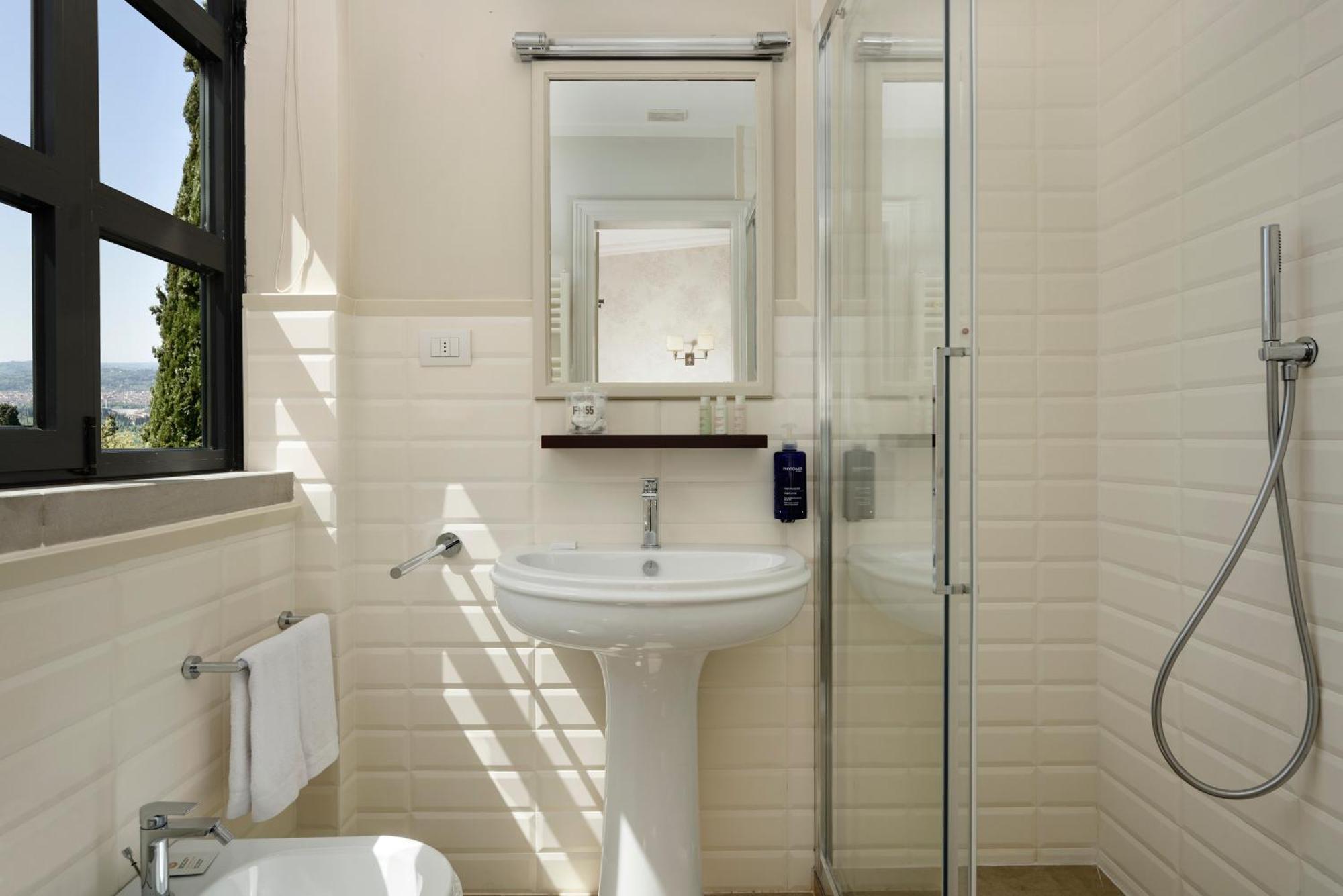 Deluxe Double Room city view
