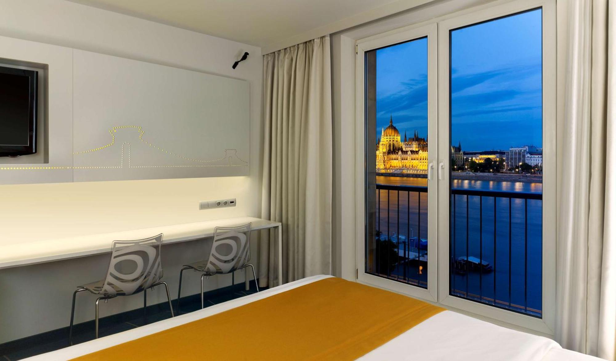 One-Bedroom Suite River View