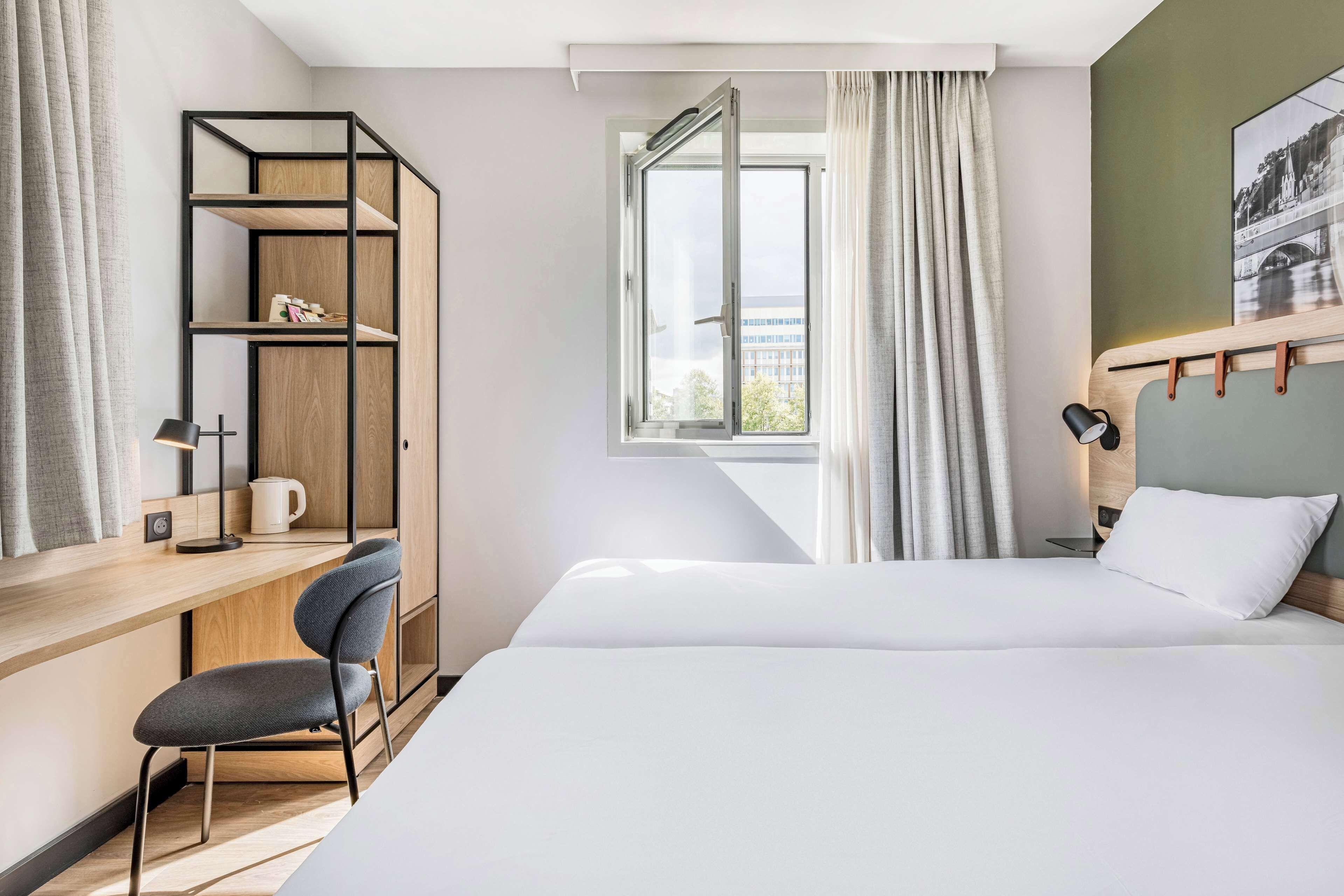 Triple Room Three Single Beds