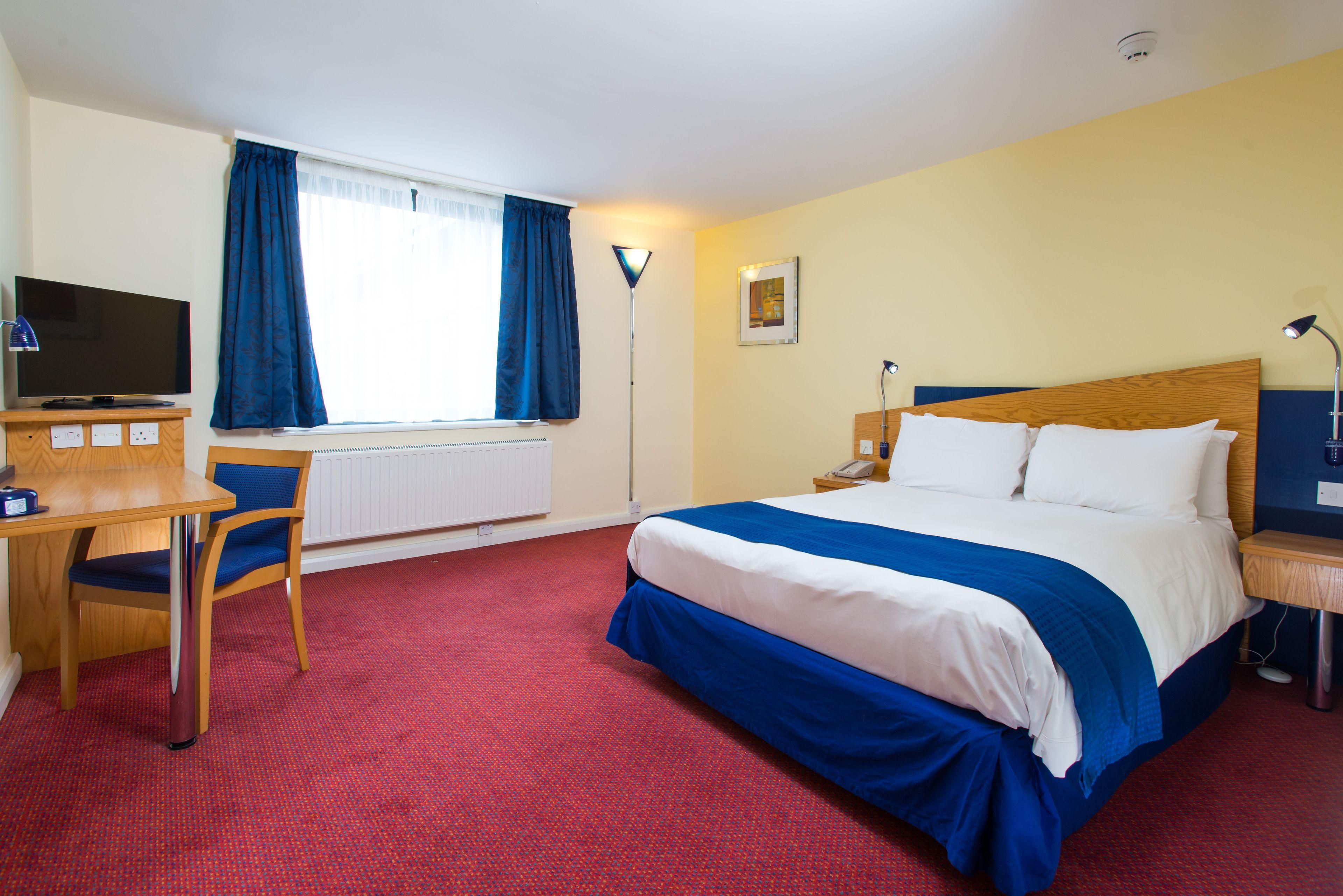 Double Room with Free Hot Breakfast - Accessible