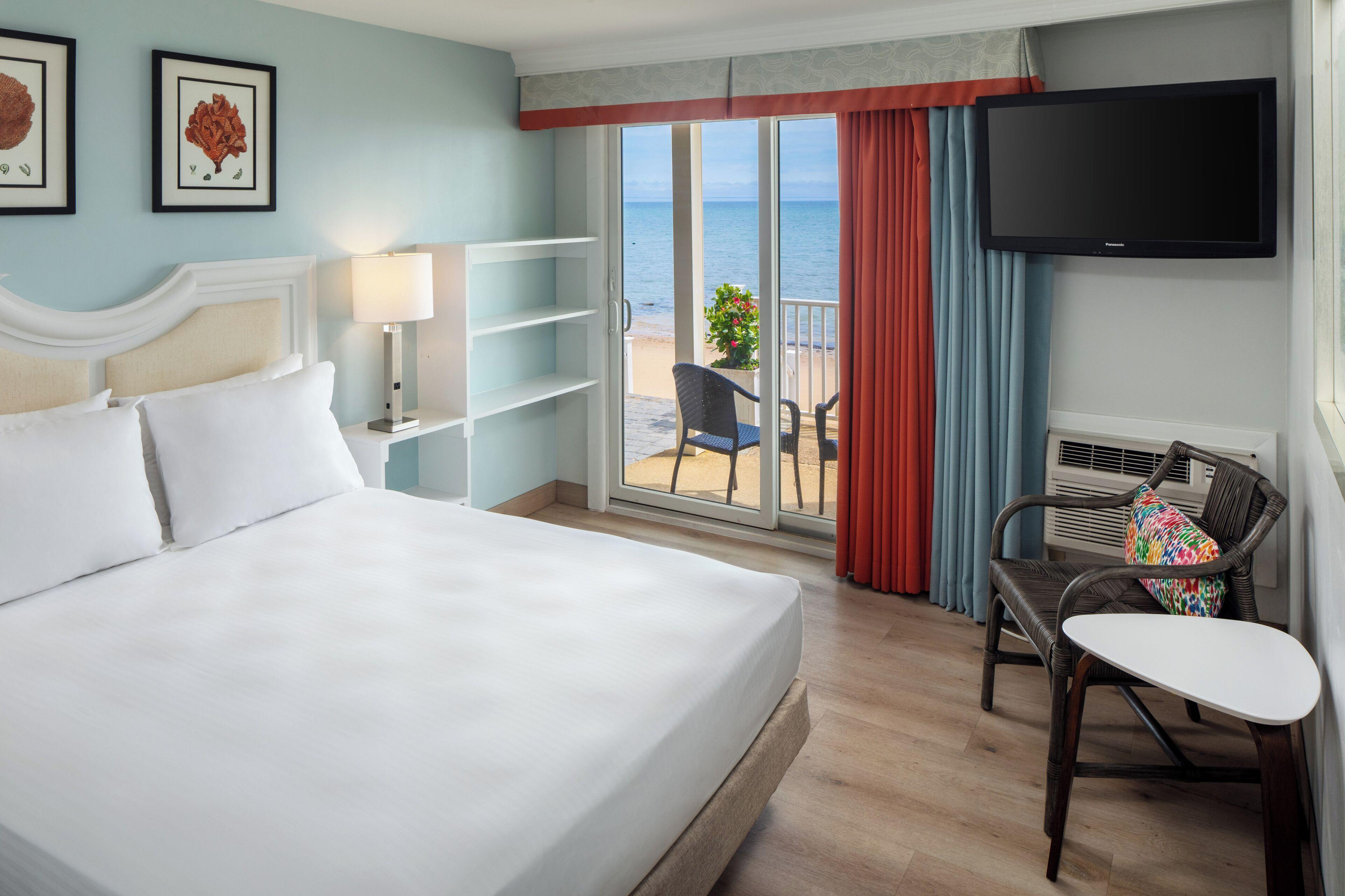 1 Queen Bed Waterfront Accessible