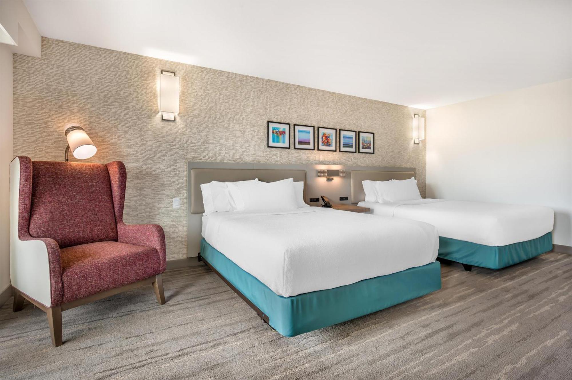Queen Room Two Queen Beds Hearing Access