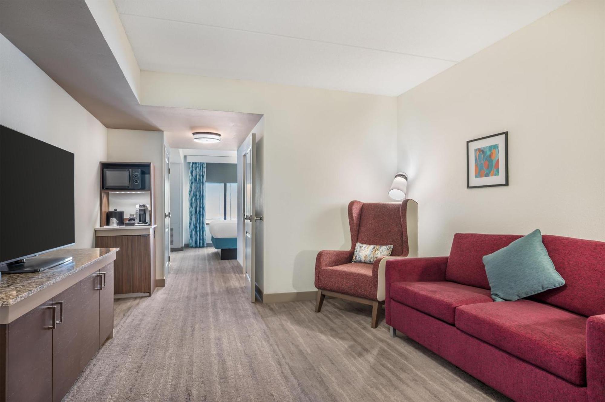 One-Bedroom King Suite Twin Sofa Bed