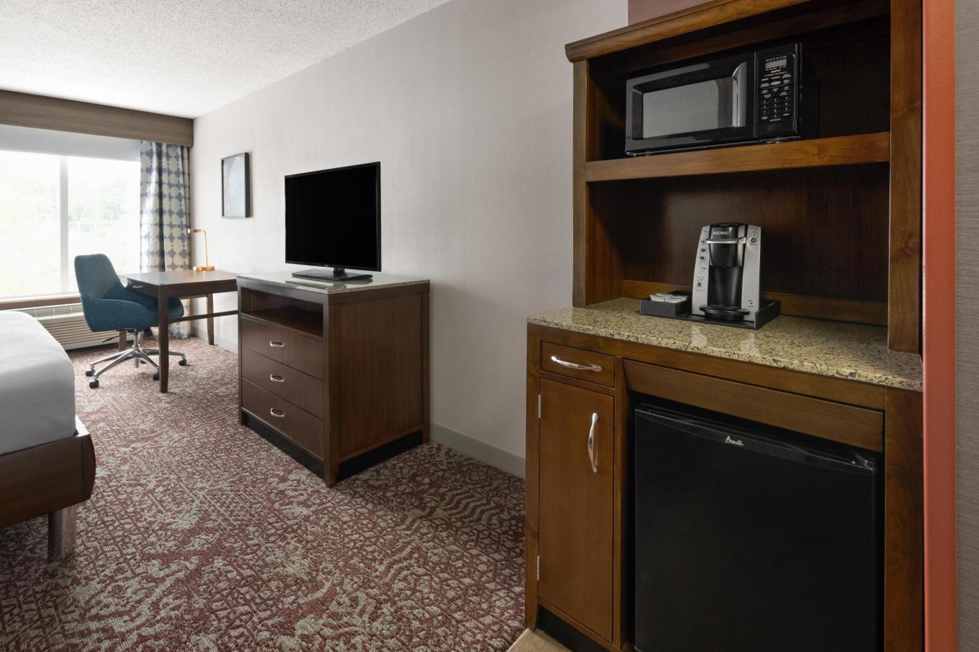 Junior King Suite with Sofa Bed