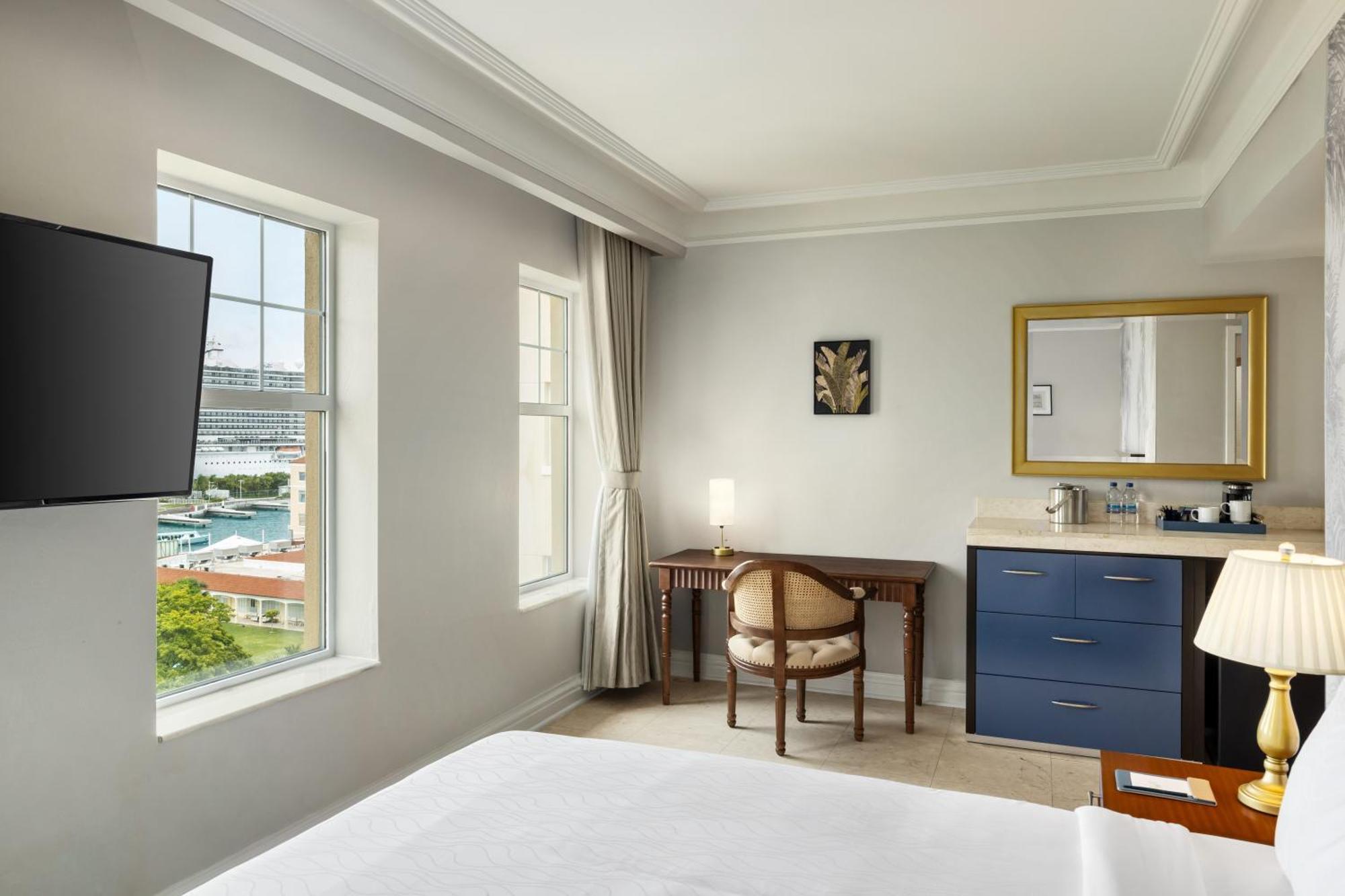 Deluxe King Suite