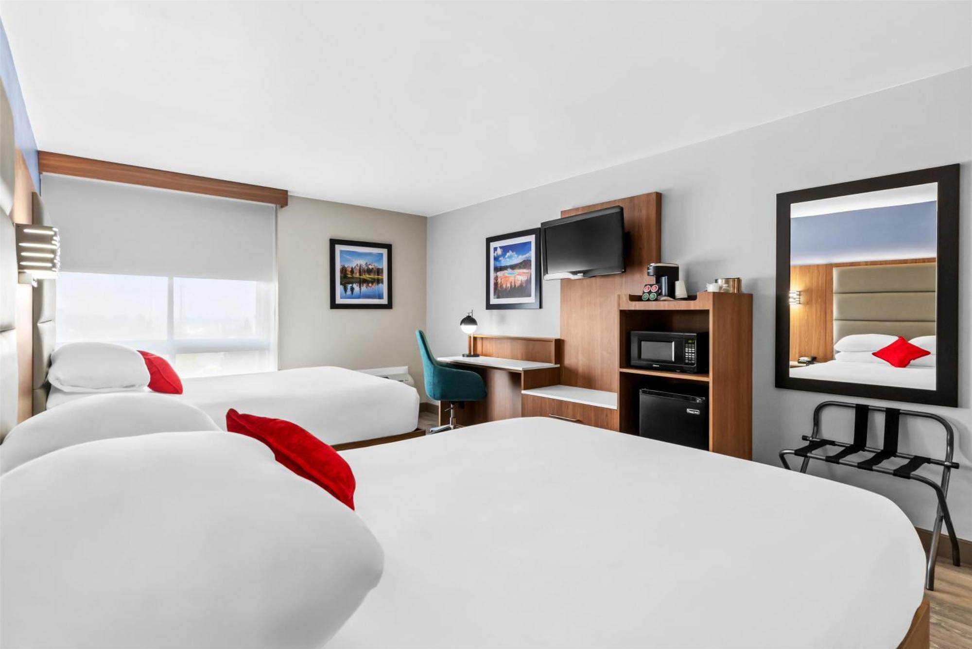 Deluxe Two Queen Beds