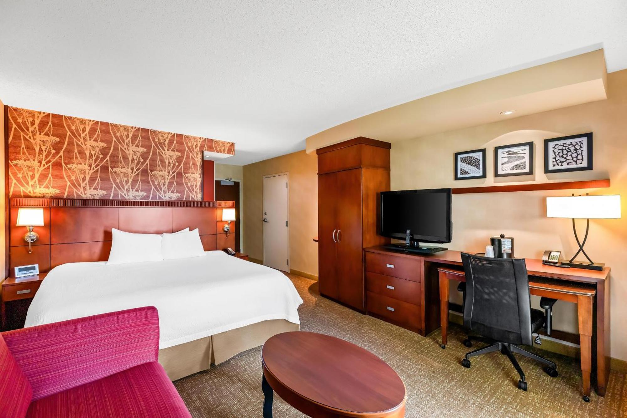 King Balcony Room