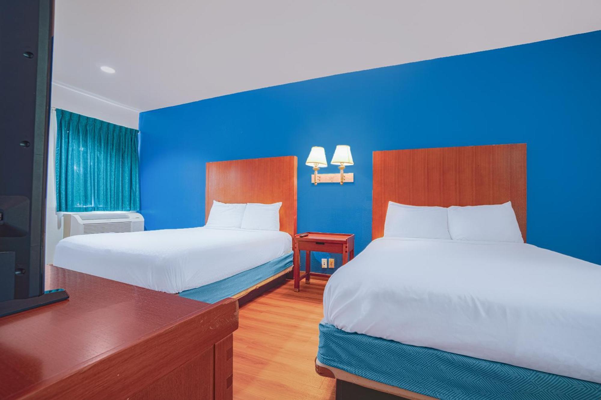 2 Queen Beds Non-Smoking