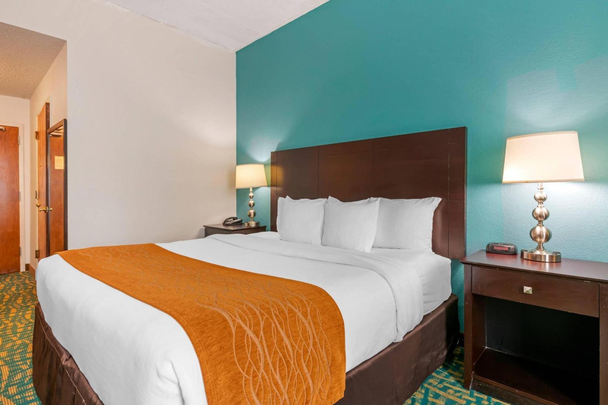 King Room - Accessible/Non-Smoking