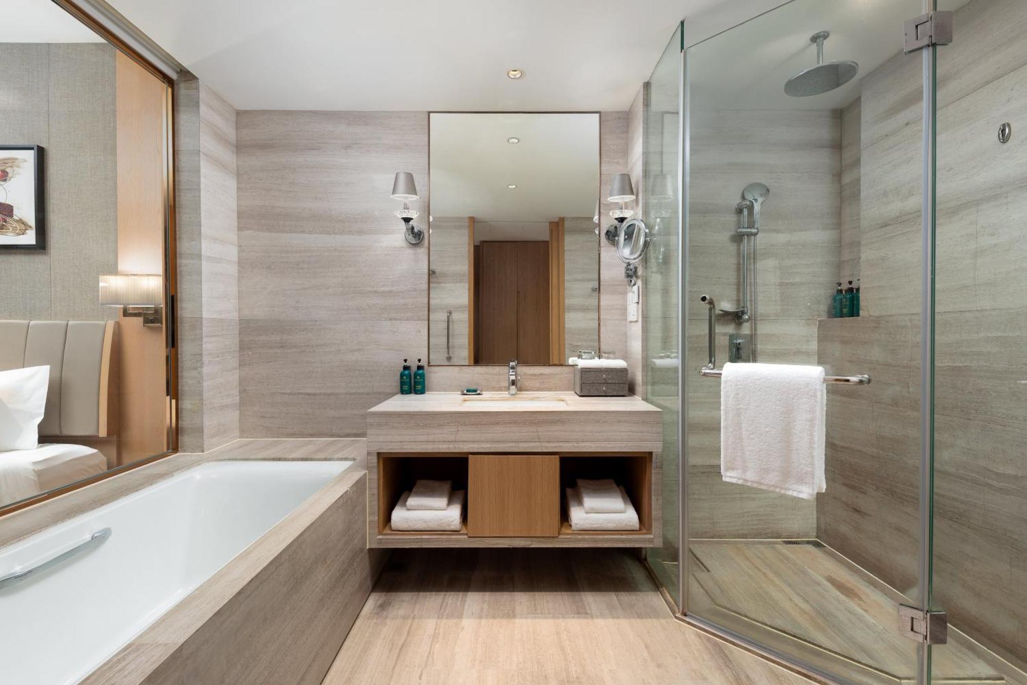 Standard King Room High Floor