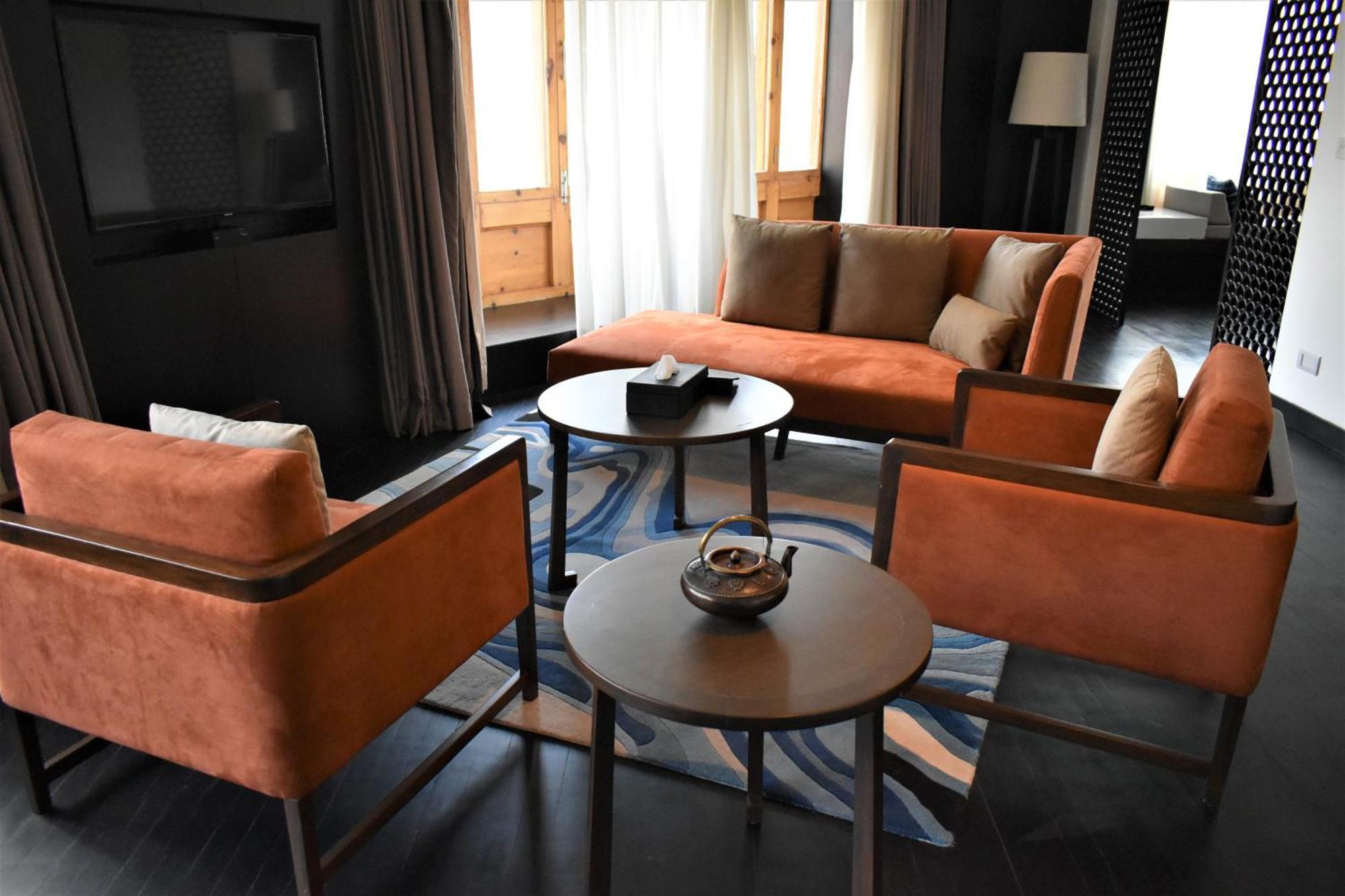 Royal Suite Suite 1 King Sofa bed