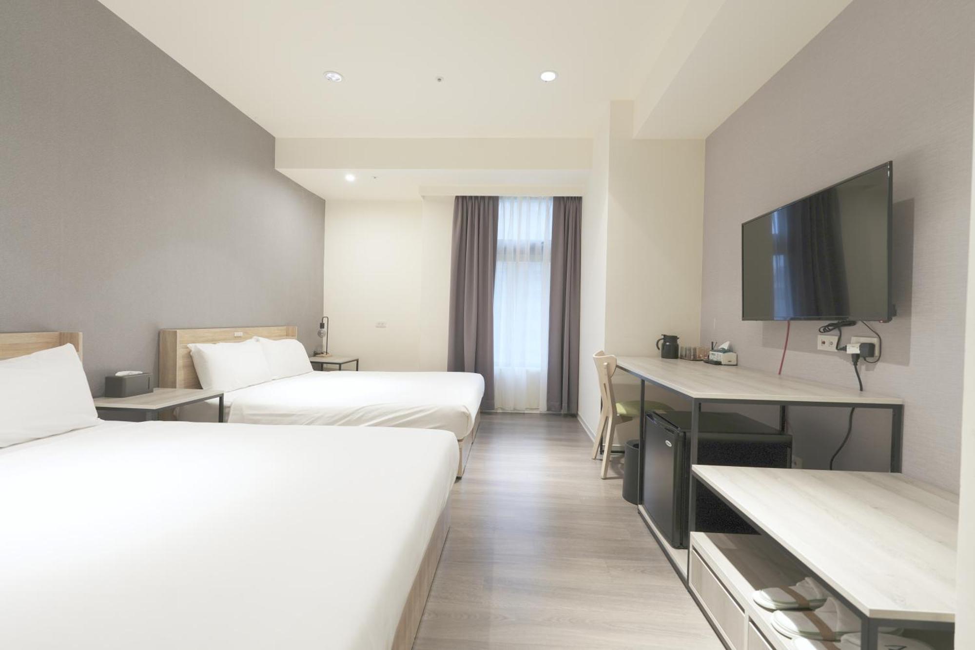 Deluxe Quadruple Room