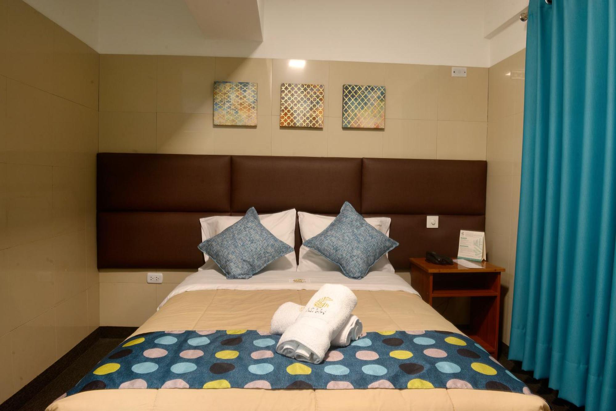Standard Queen Room
